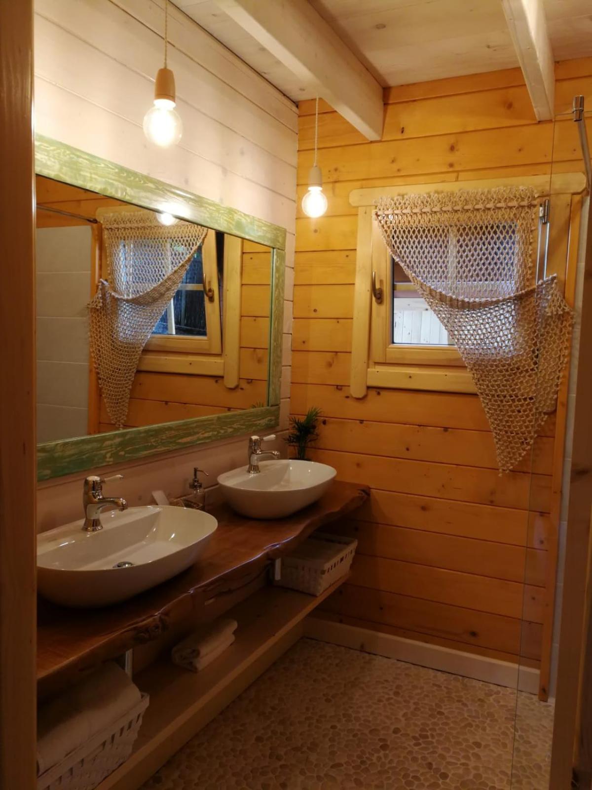 Cottage with Garden View - Photo 13