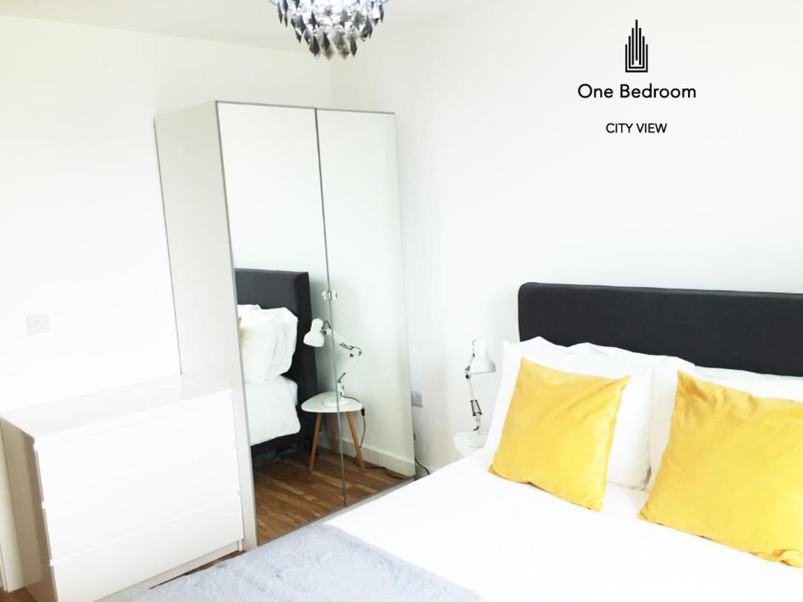 One-Bedroom Apartment - Photo 1