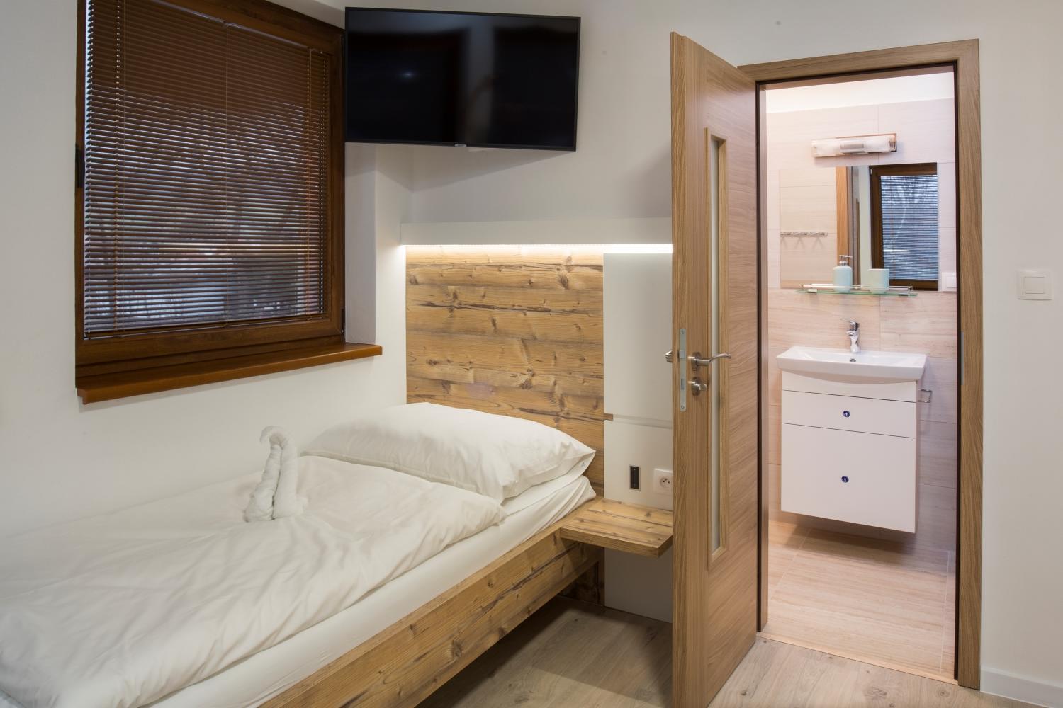 Standard King Room - Photo 2