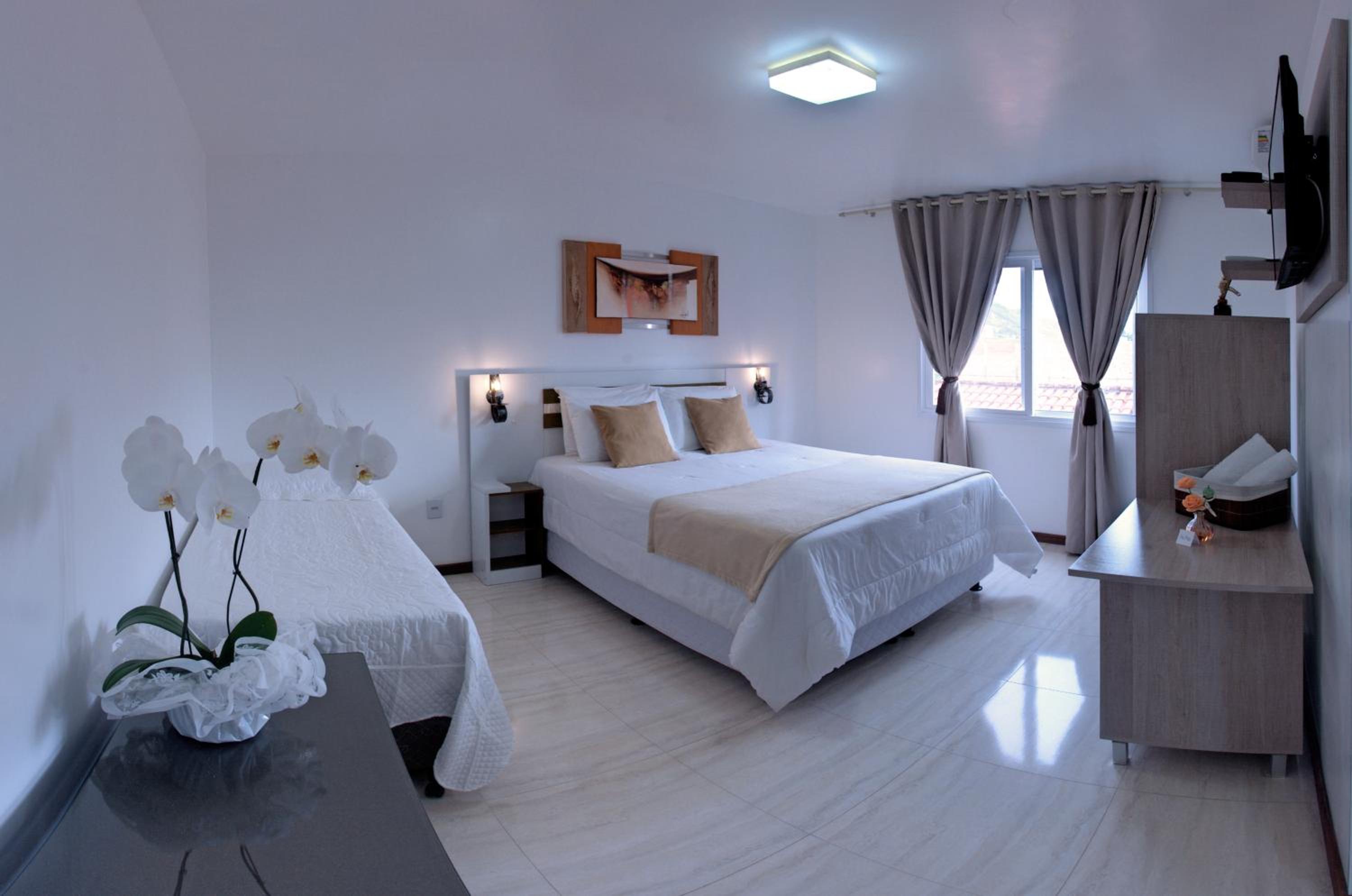 Deluxe Double or Twin Room photo 1