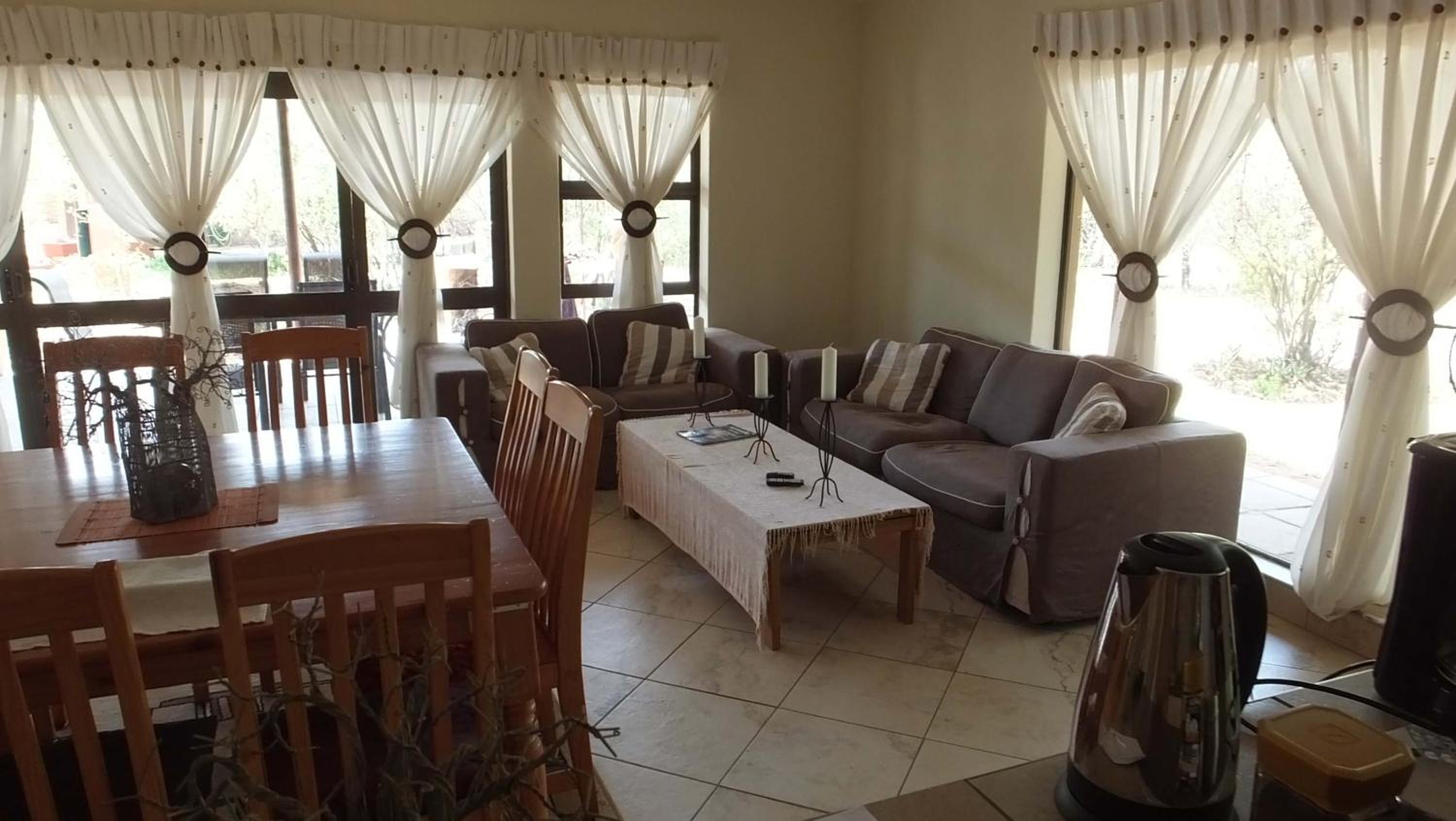 Deluxe Double Room with Balcony - Photo 10