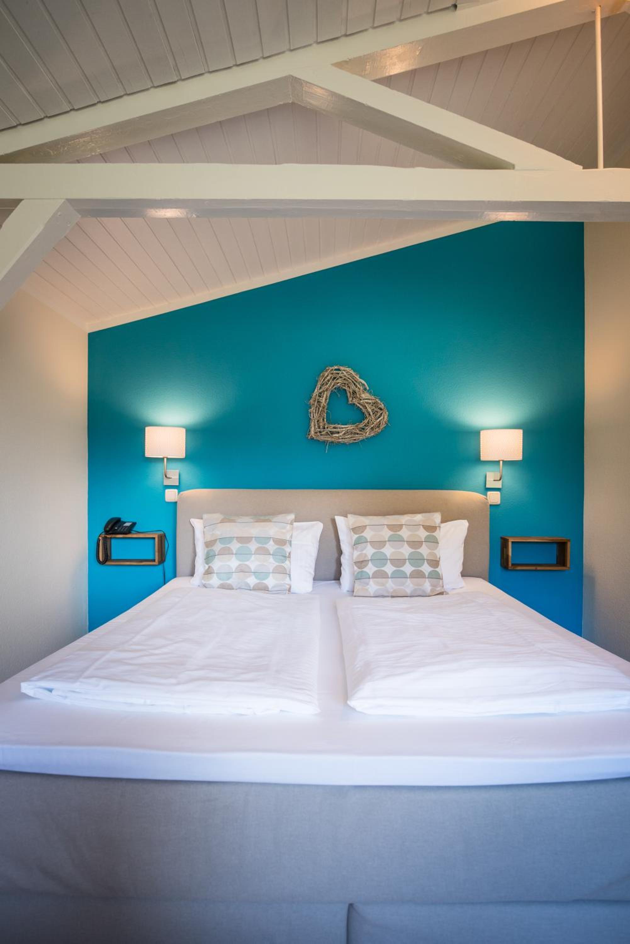 Deluxe Double Room with Extra Bed photo 2
