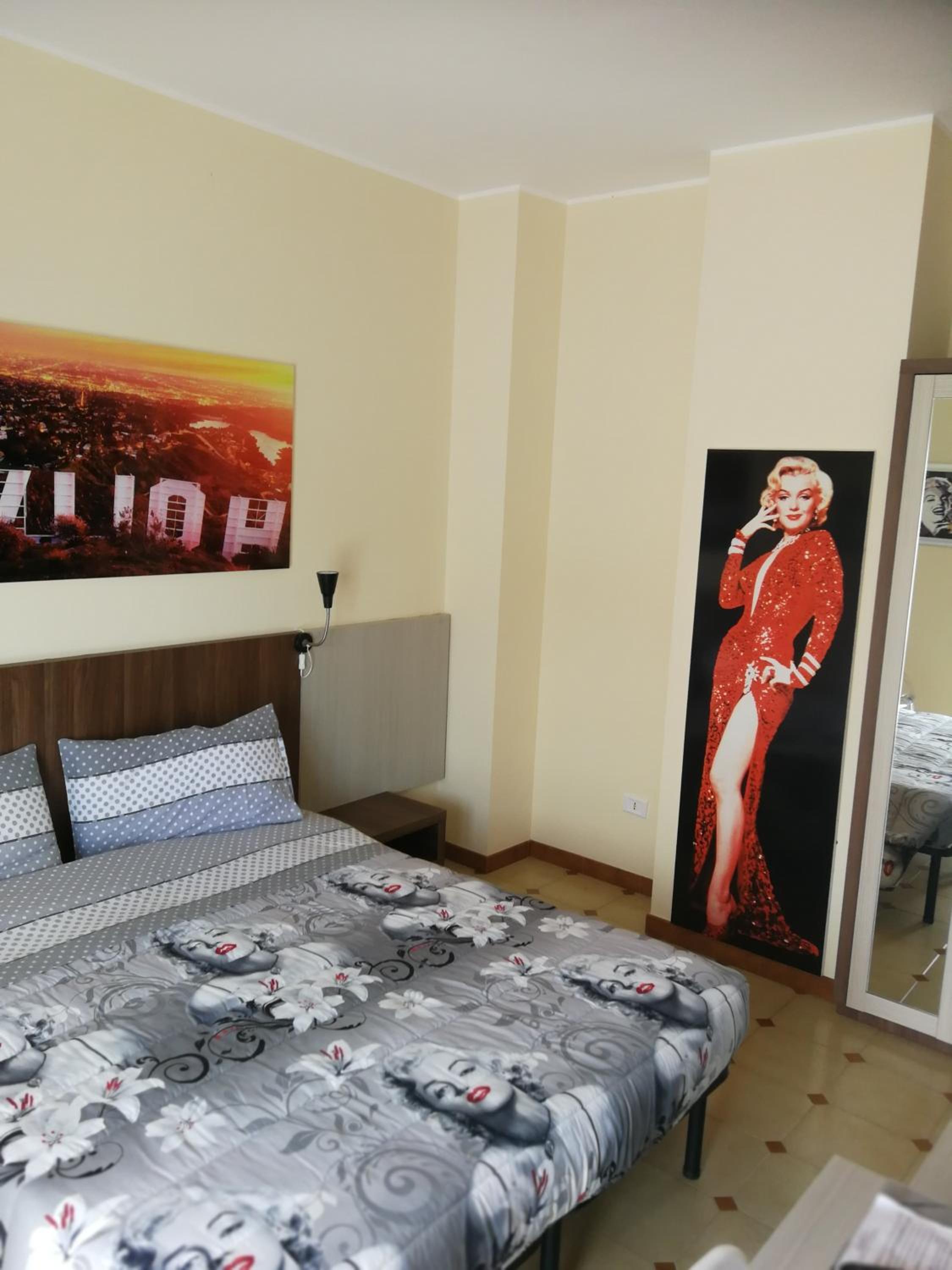 Deluxe Double or Twin Room photo 3