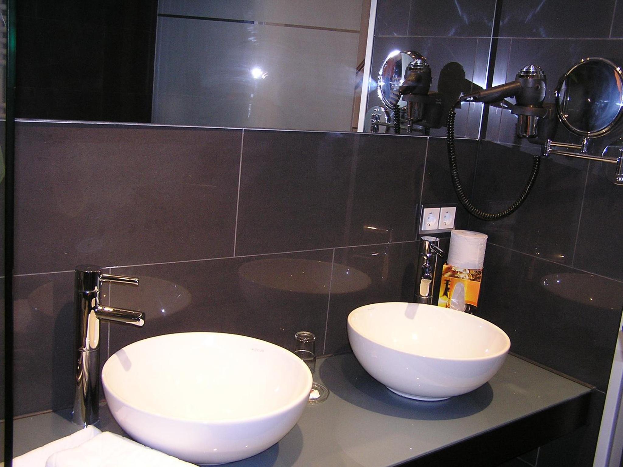 Suite - Photo 3