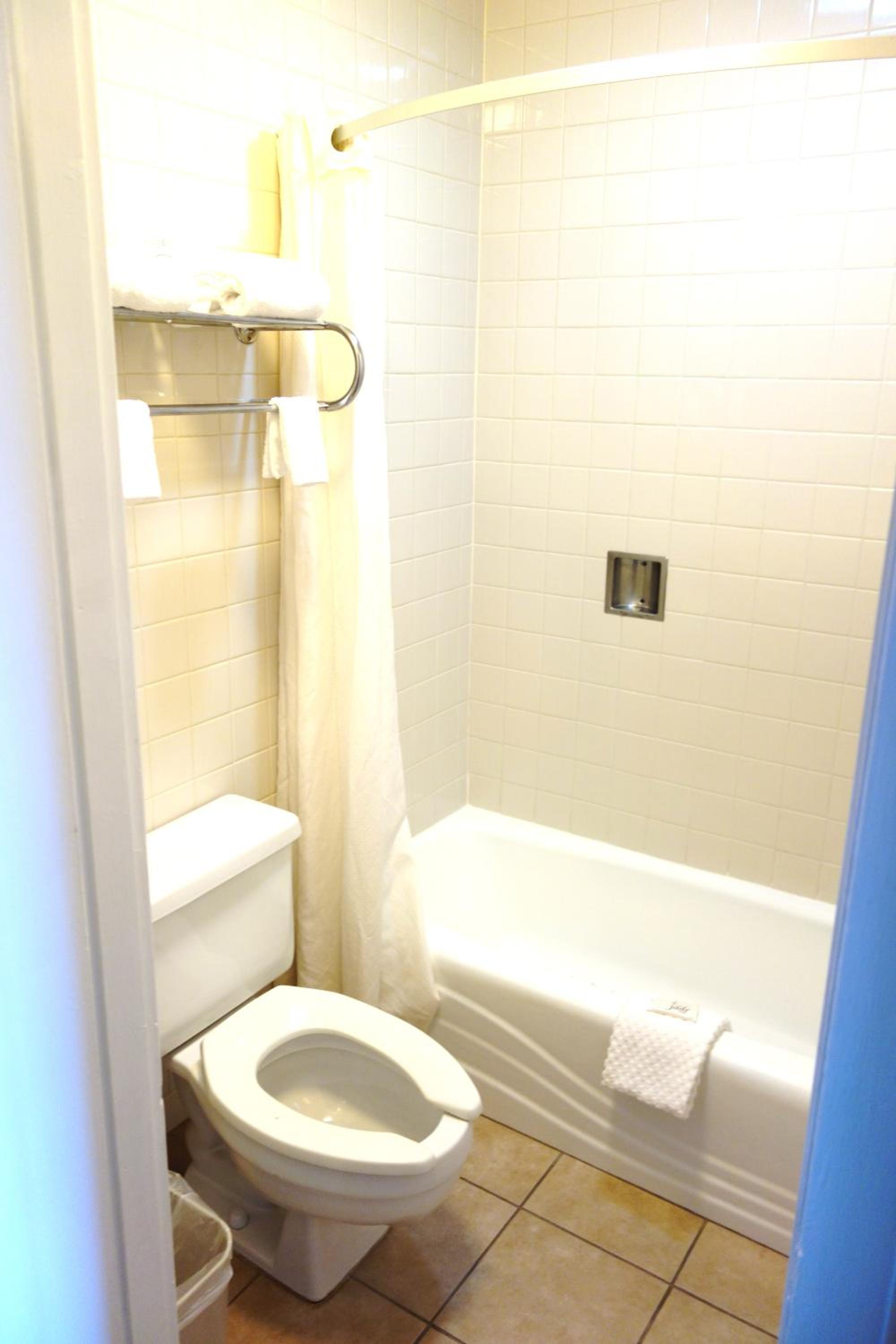 Double Room - Non-Smoking  photo 3