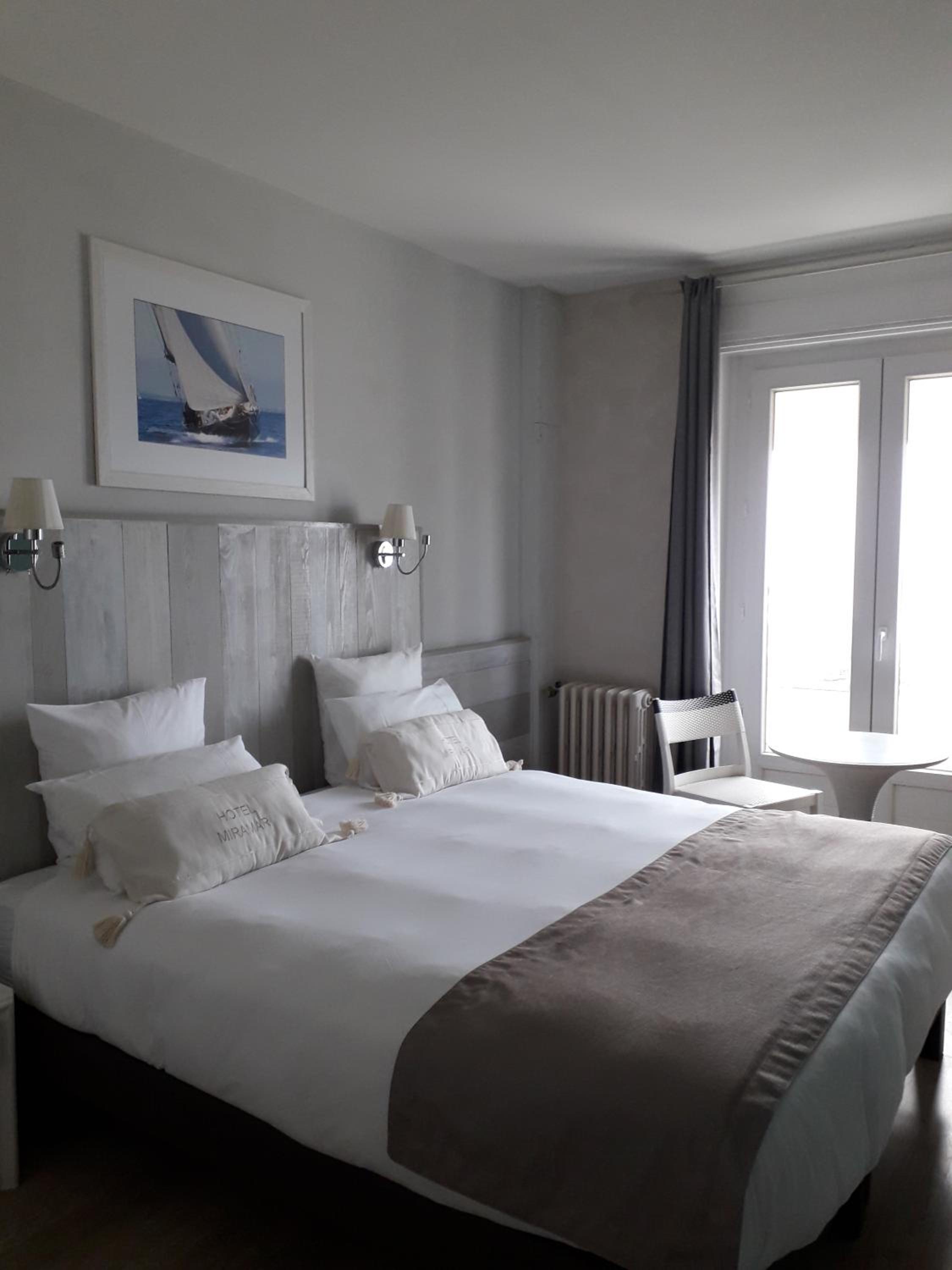 Double Room with Sea View - Photo 4