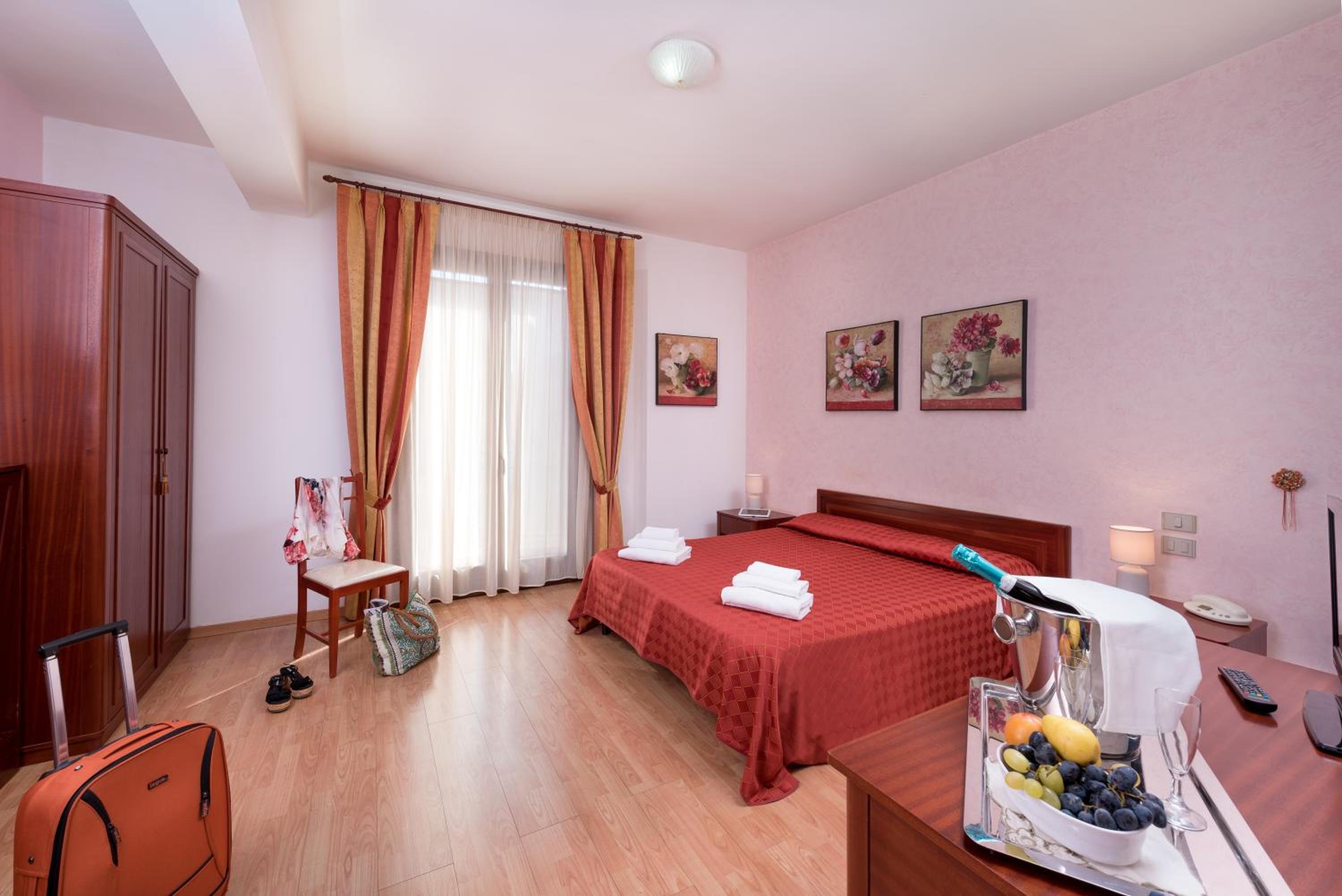 Double Room - Photo 1