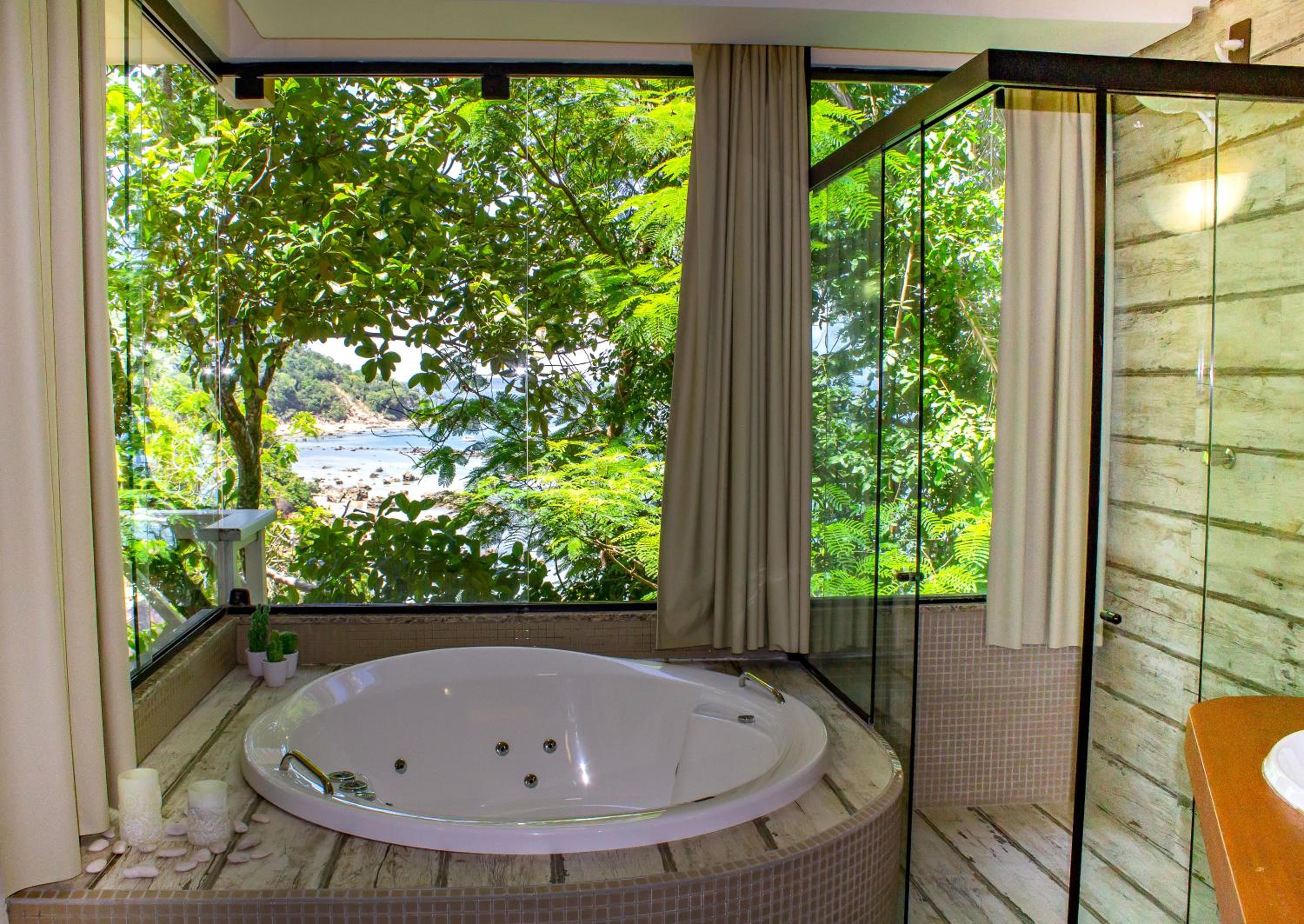 Suite with Spa Bath photo 3