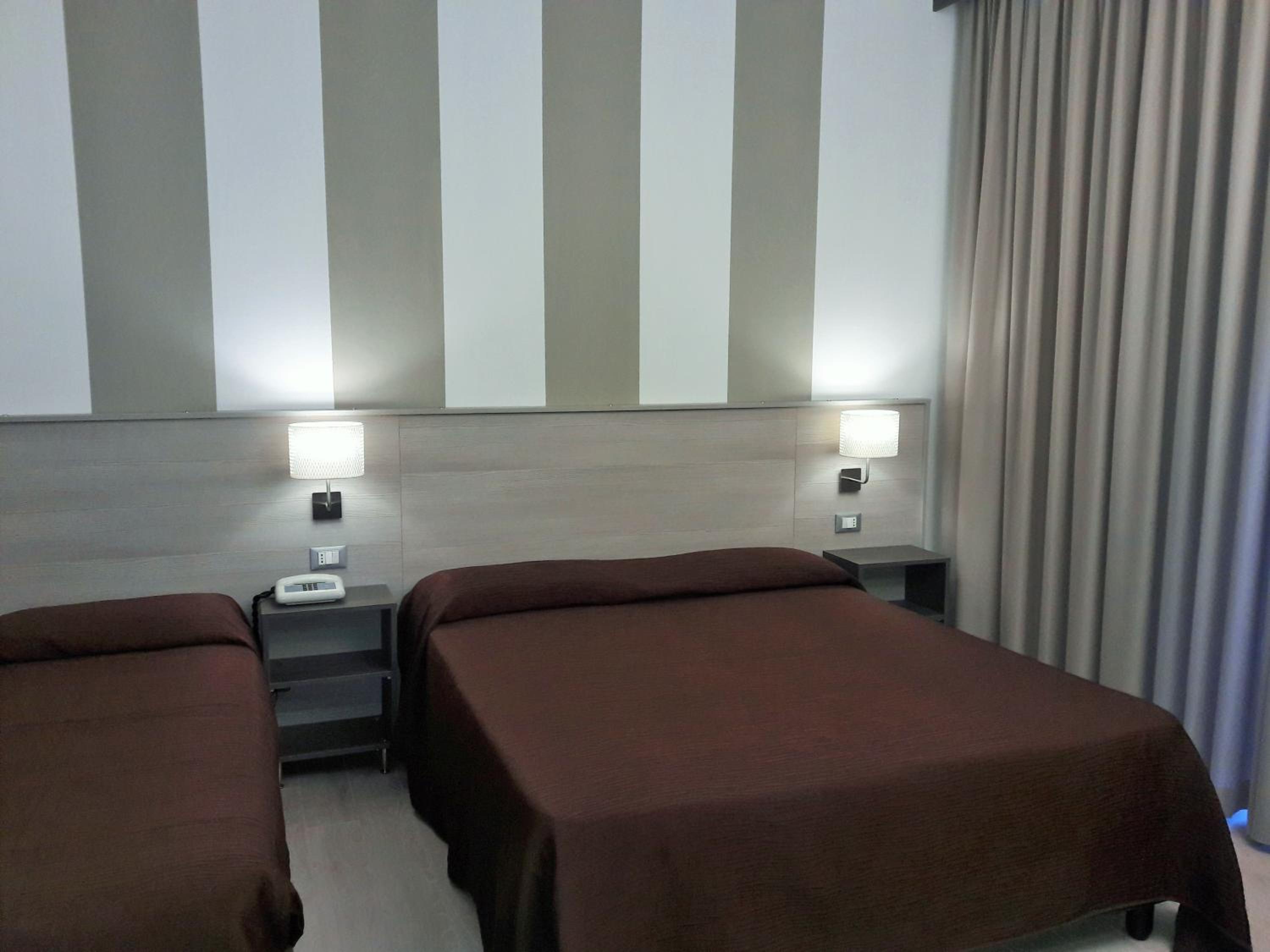 Superior Triple Room photo 2