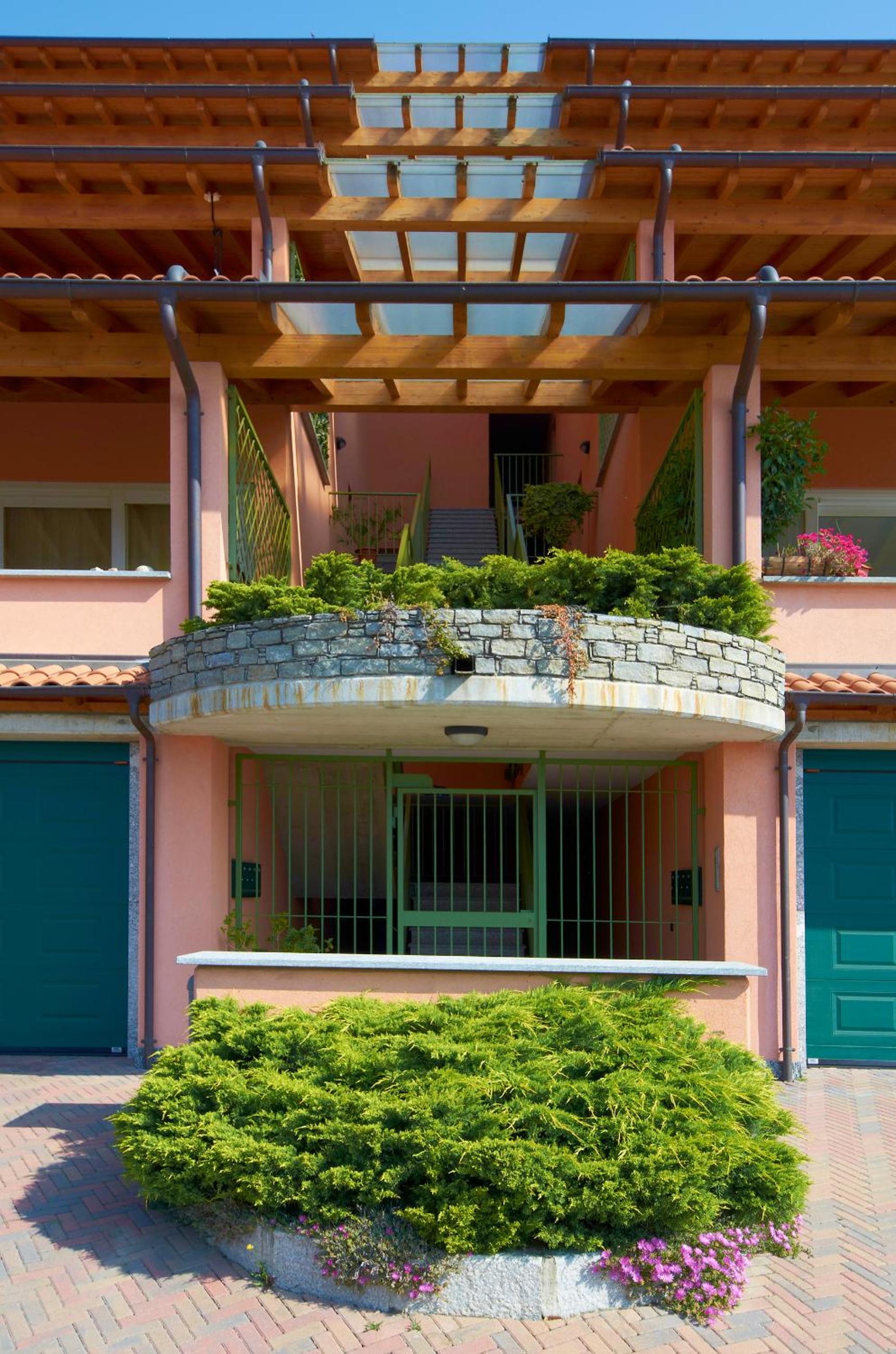Apartment with Lake View photo 2