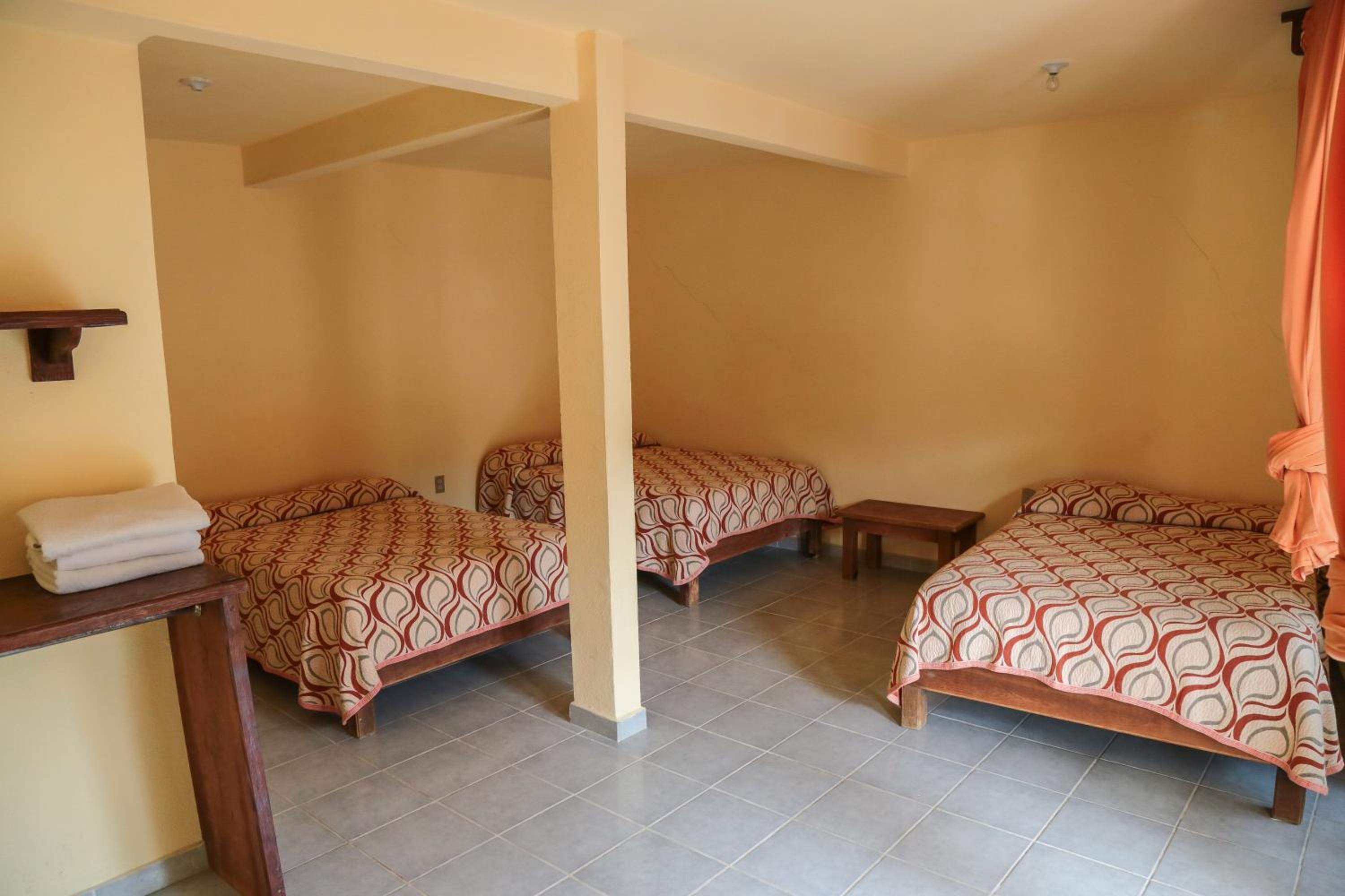 Basic Triple Room photo 3