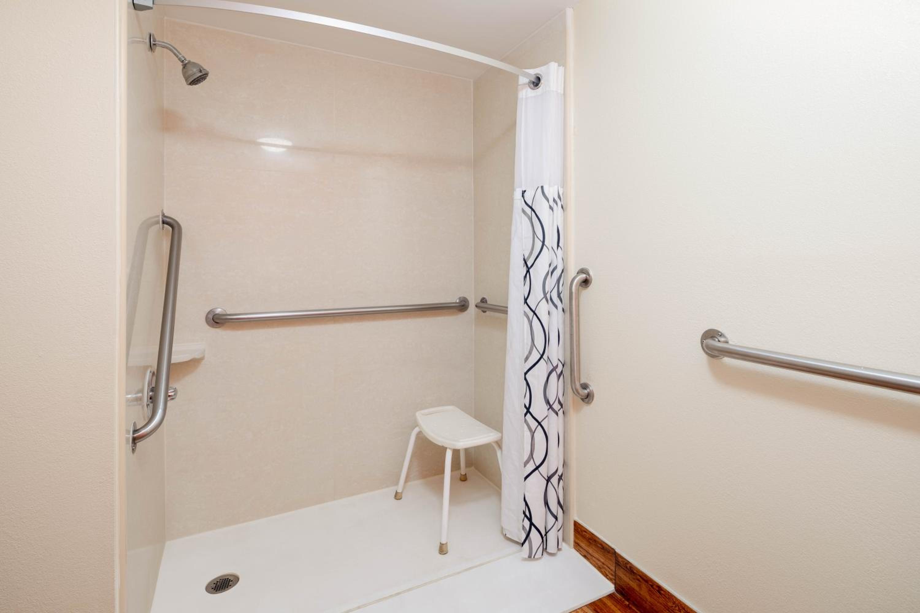 King Room - Disability Access/Non-Smoking - Photo 3