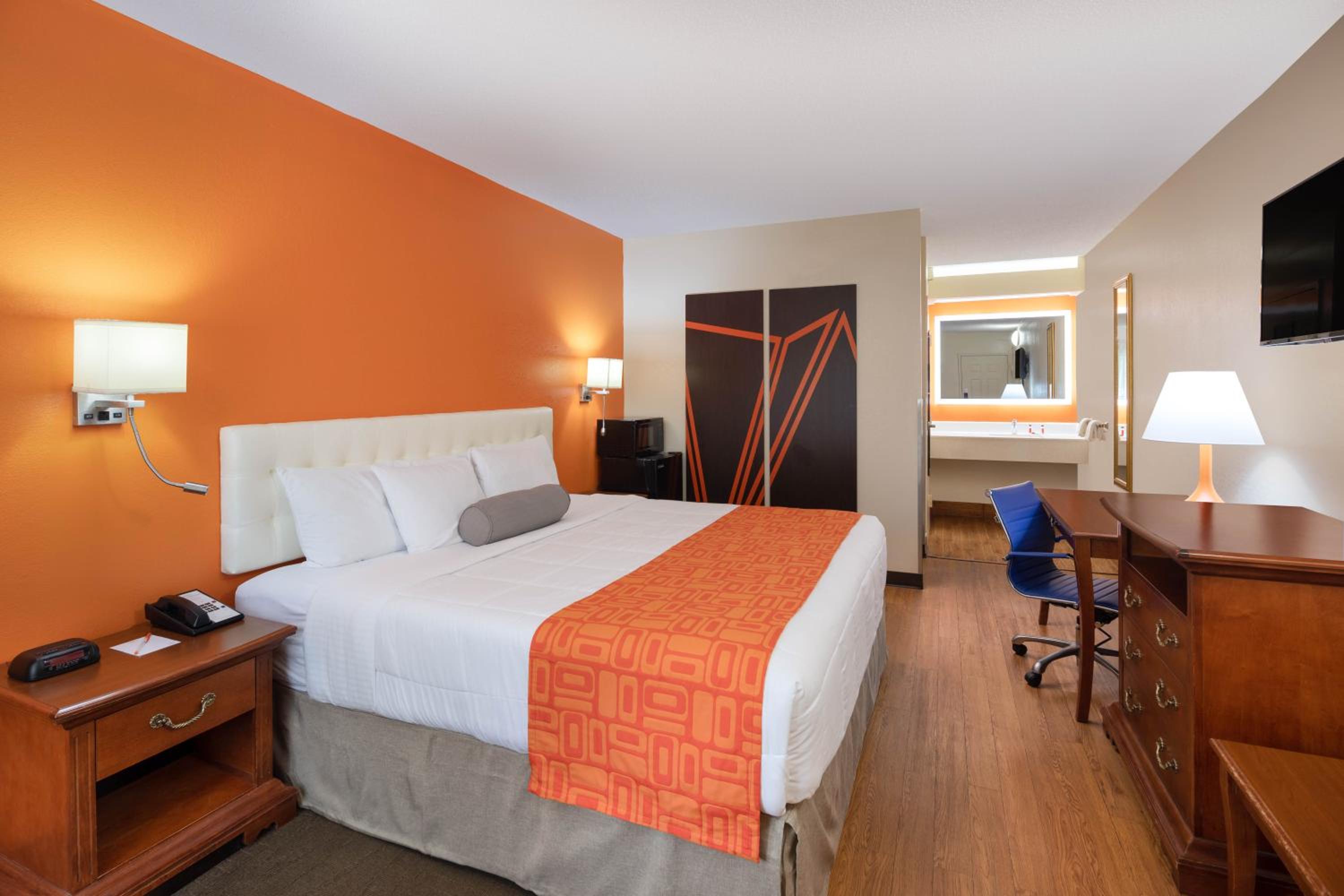 King Room - Disability Access/Non-Smoking - Photo 1
