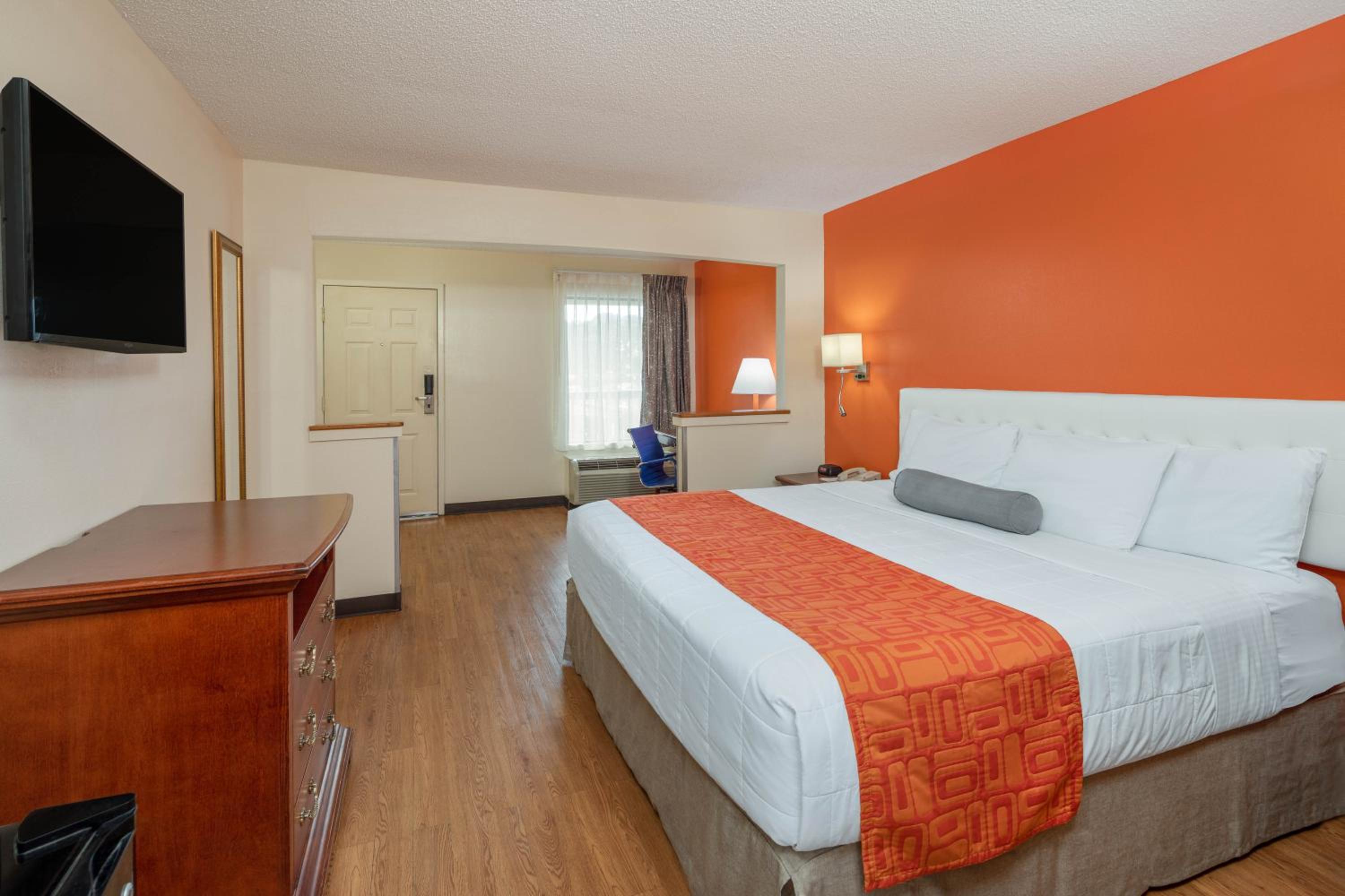 King Room - Disability Access/Non-Smoking - Photo 2