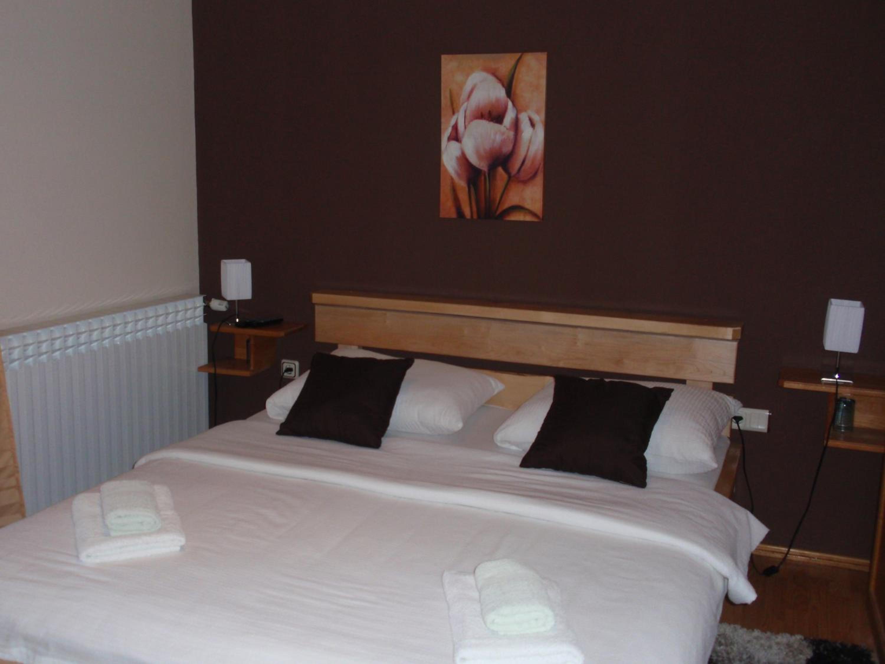 Double Room - Photo 23