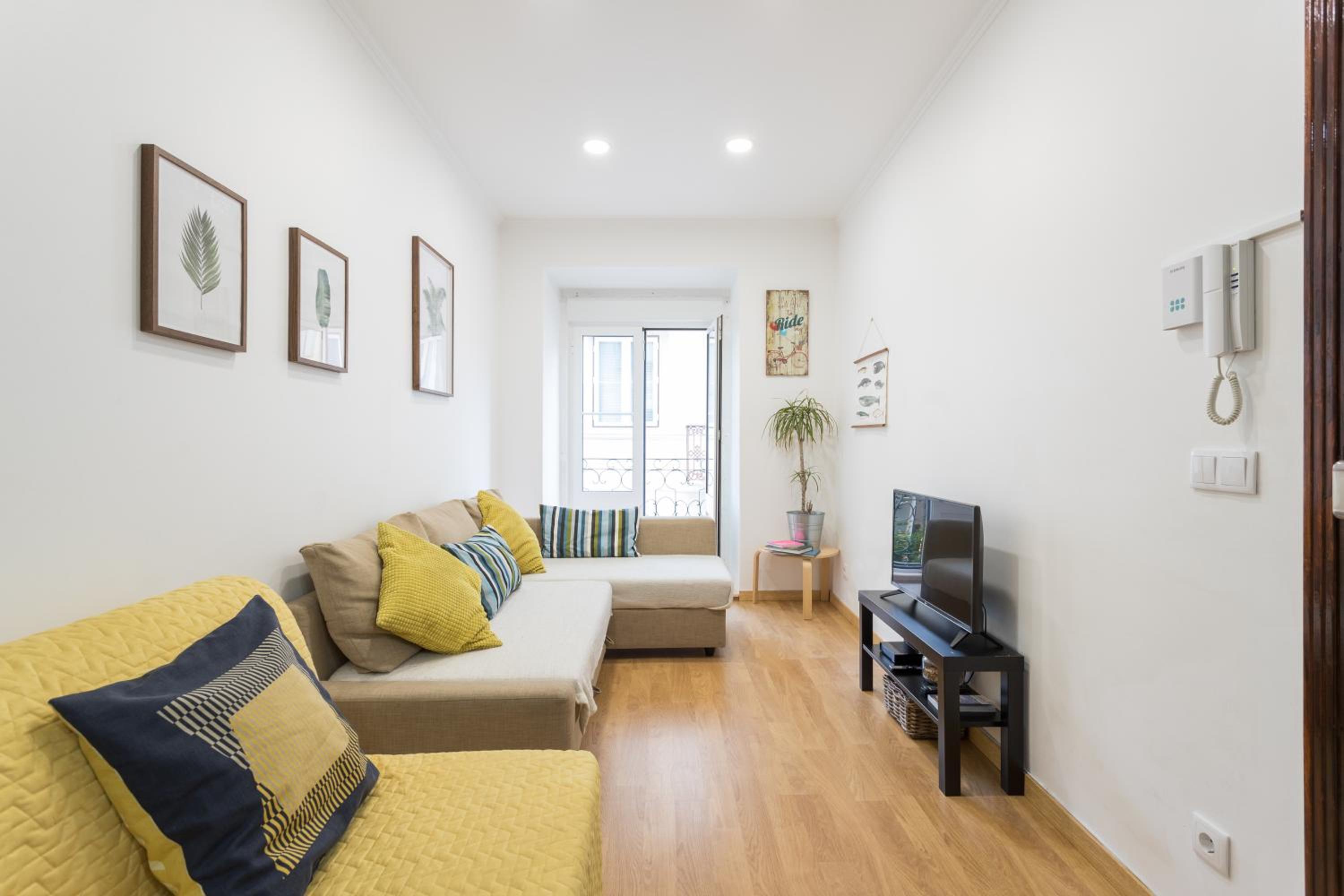 One-Bedroom Apartment - Photo 1