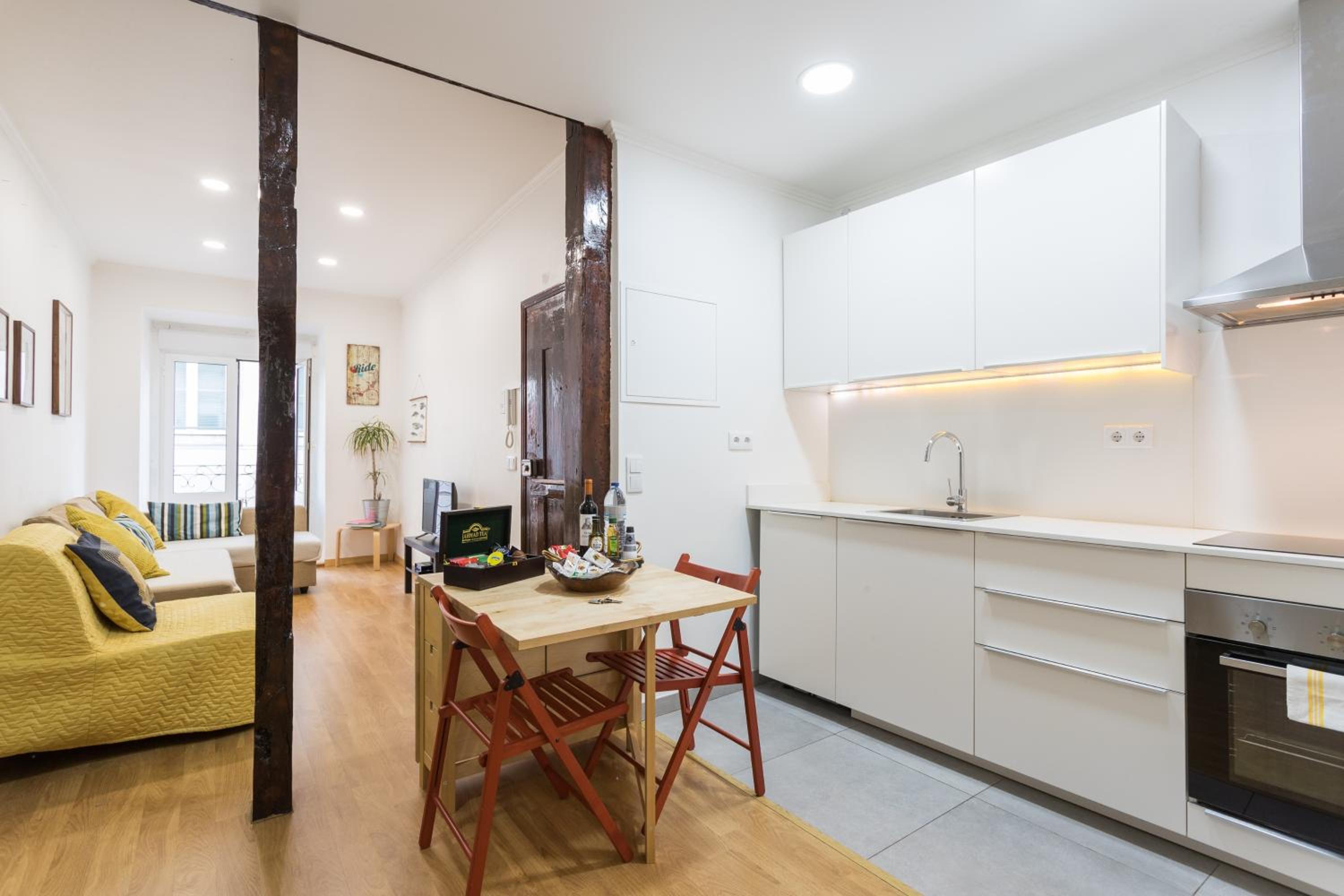 One-Bedroom Apartment - Photo 9