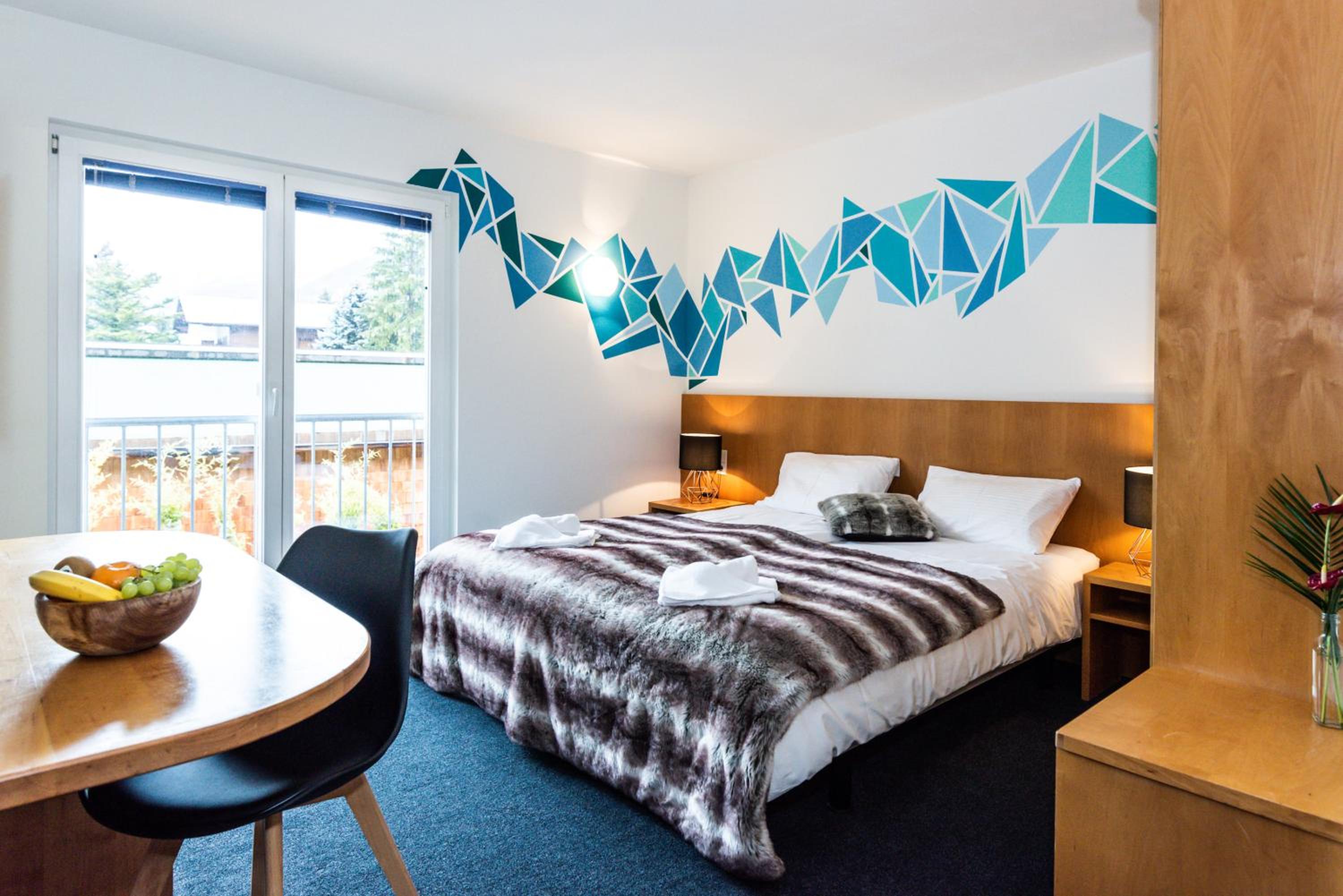 Studio Apartment with Mountain View photo 3