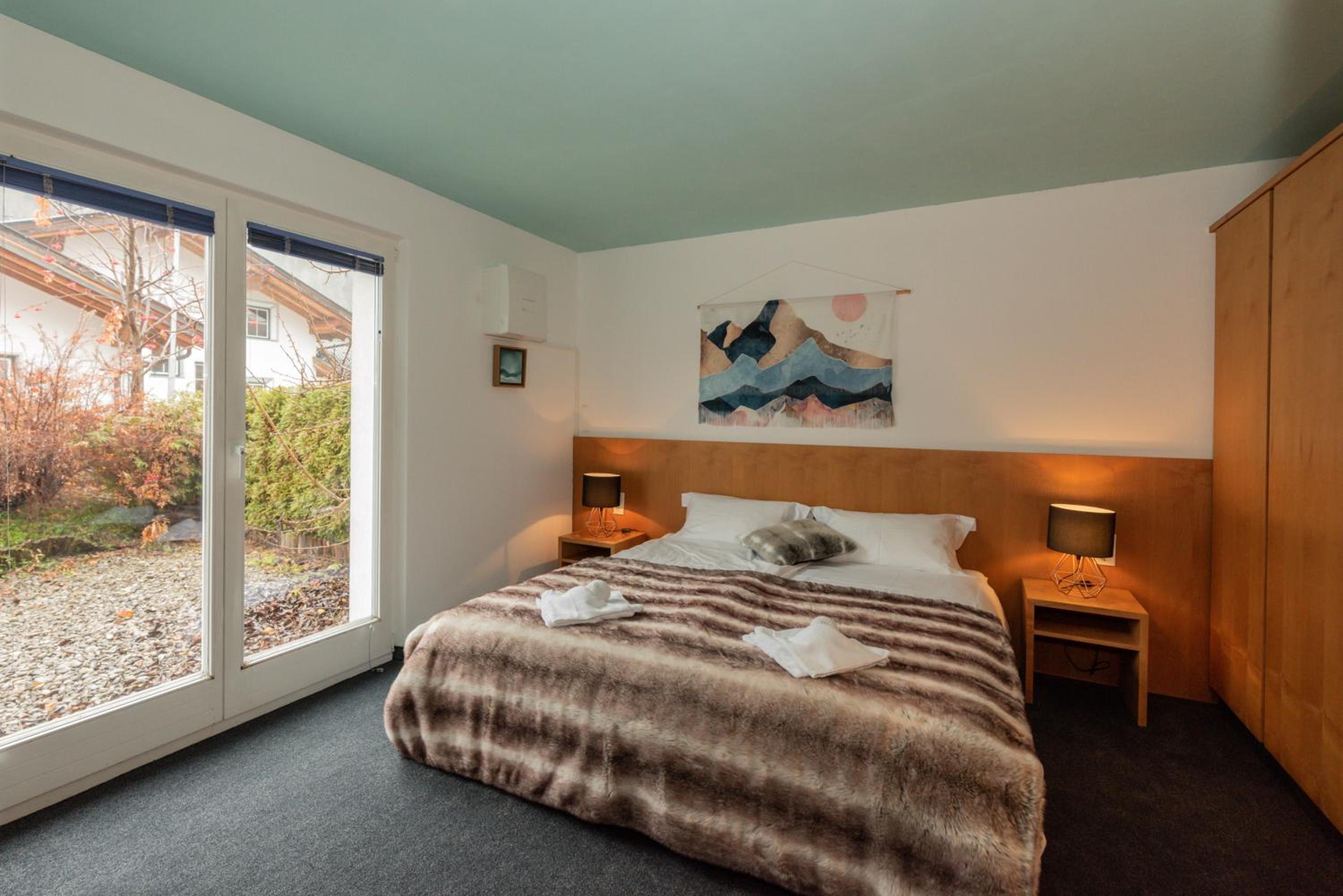 Apartment with Mountain View photo 2