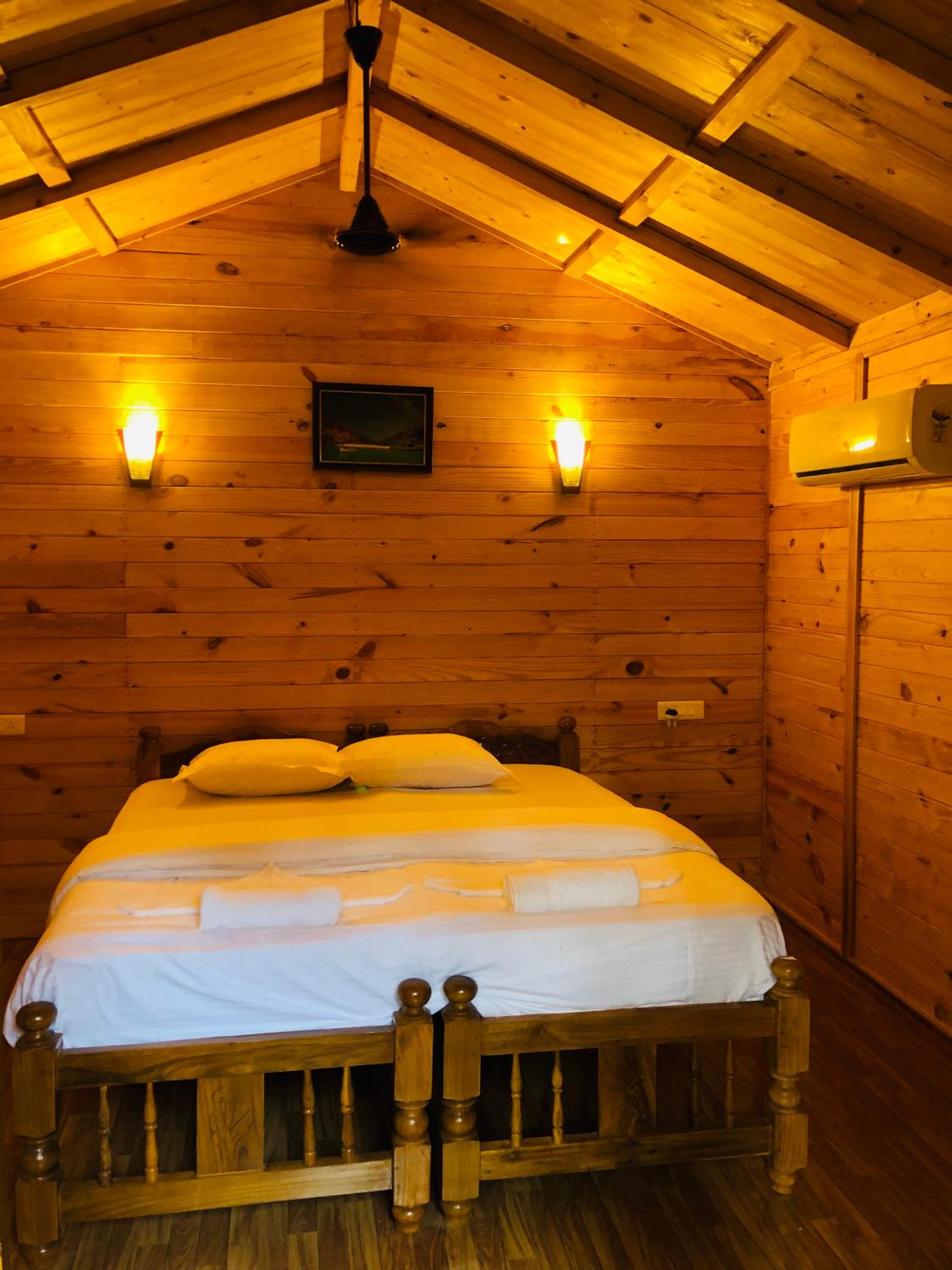 Deluxe Double Room with Balcony - Photo 1