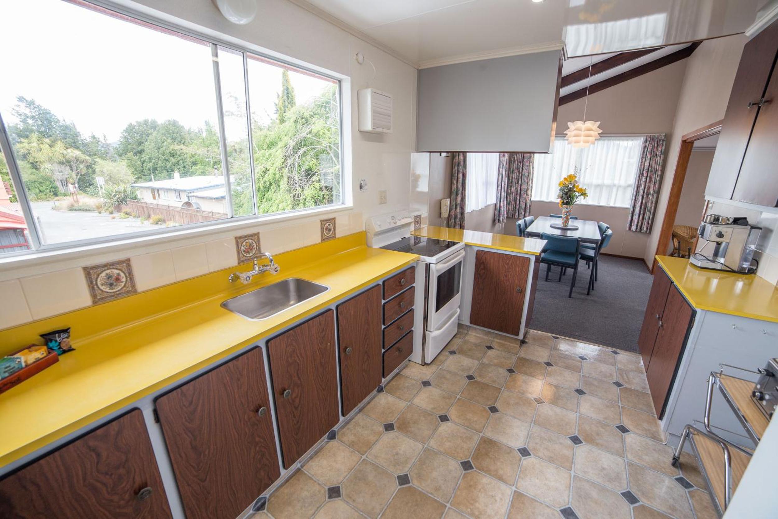 Three-Bedroom Apartment - Photo 4
