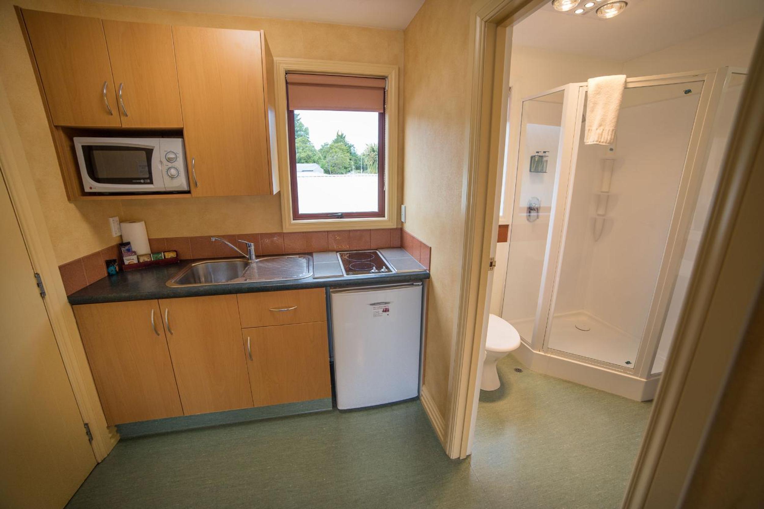 Standard Studio with Balcony - Photo 6
