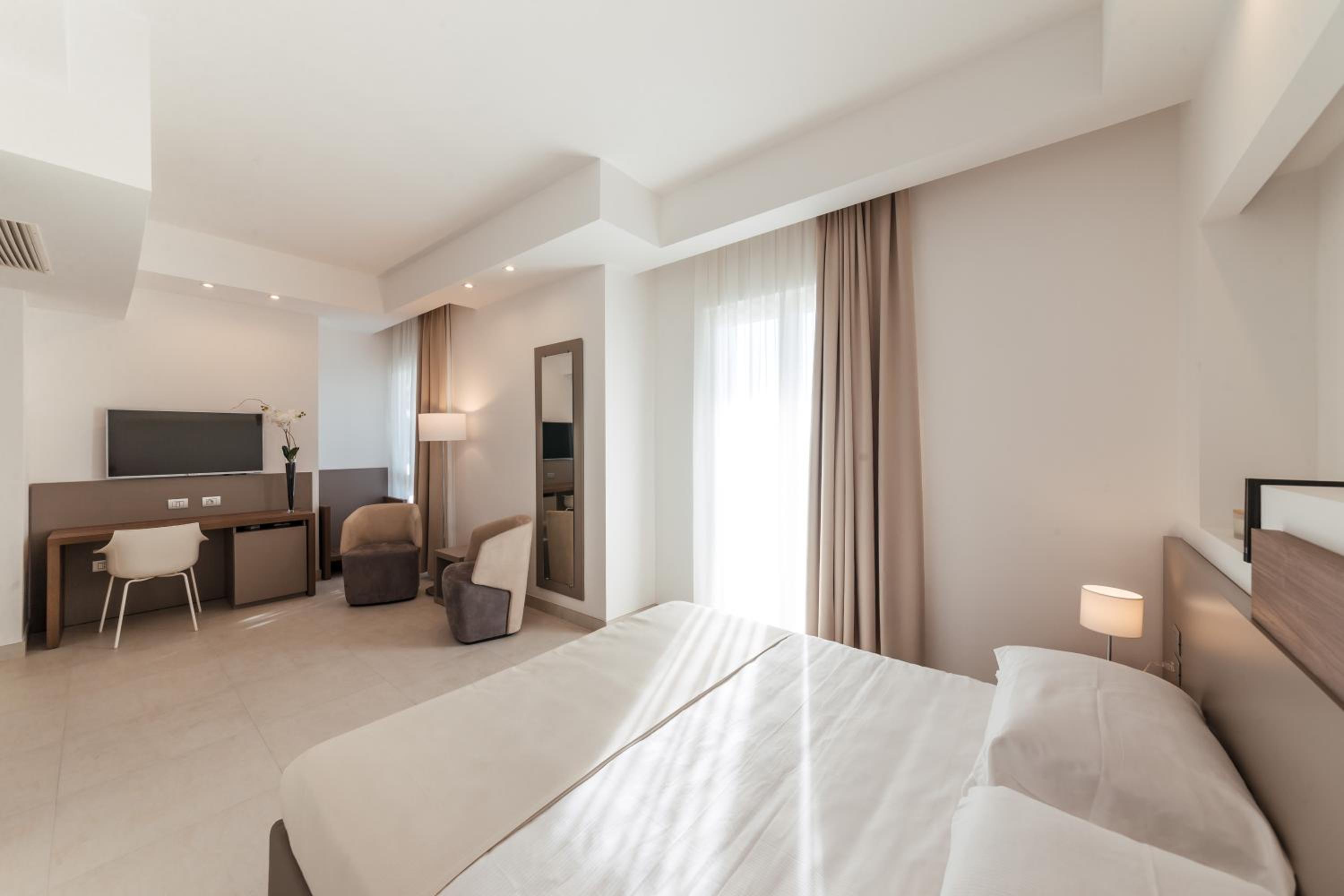 Double Room - Photo 3