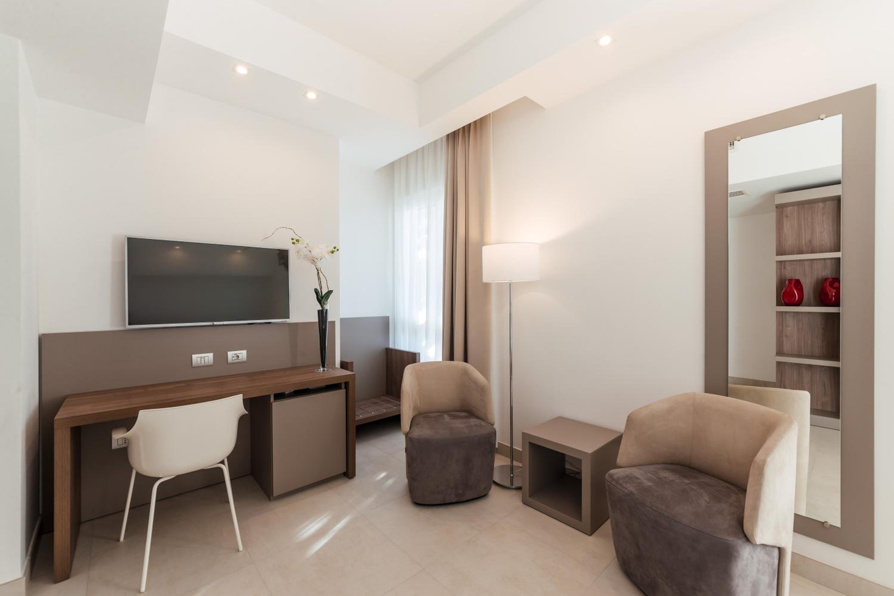 Double Room - Photo 9
