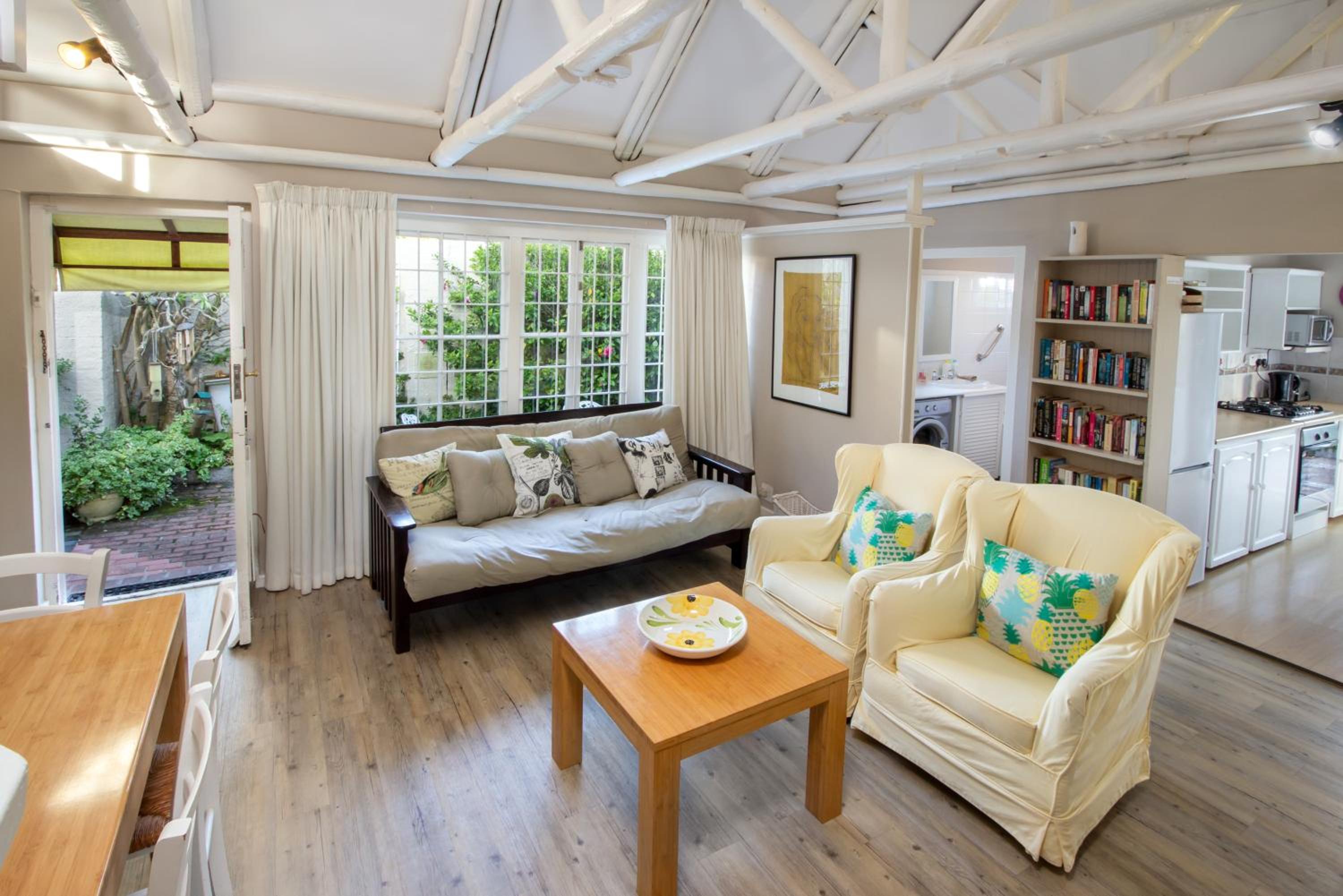 Bungalow photo 1