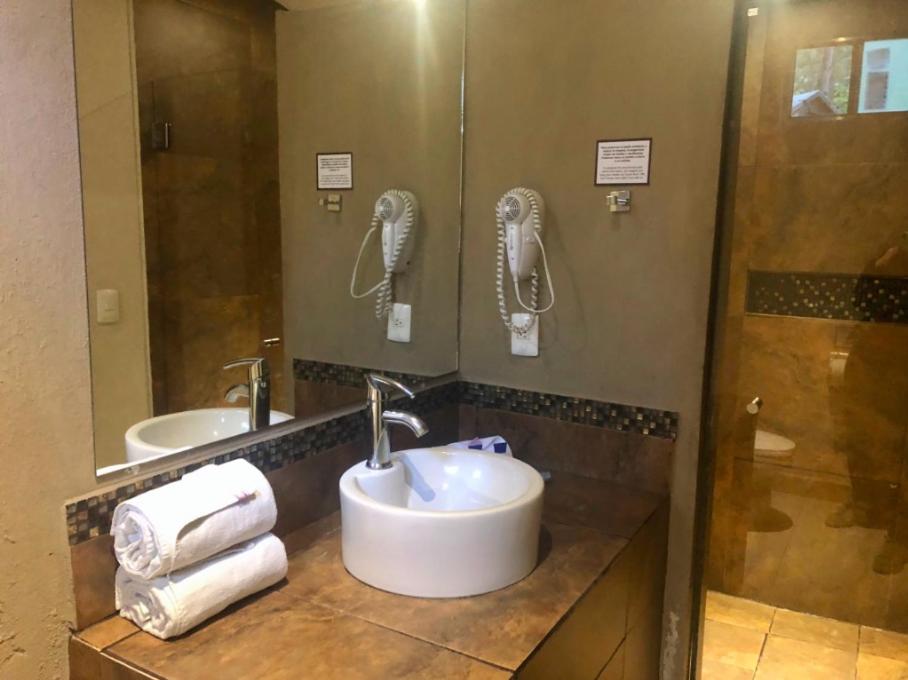 Deluxe Double Room (2 Adults + 1 Child) - Photo 3
