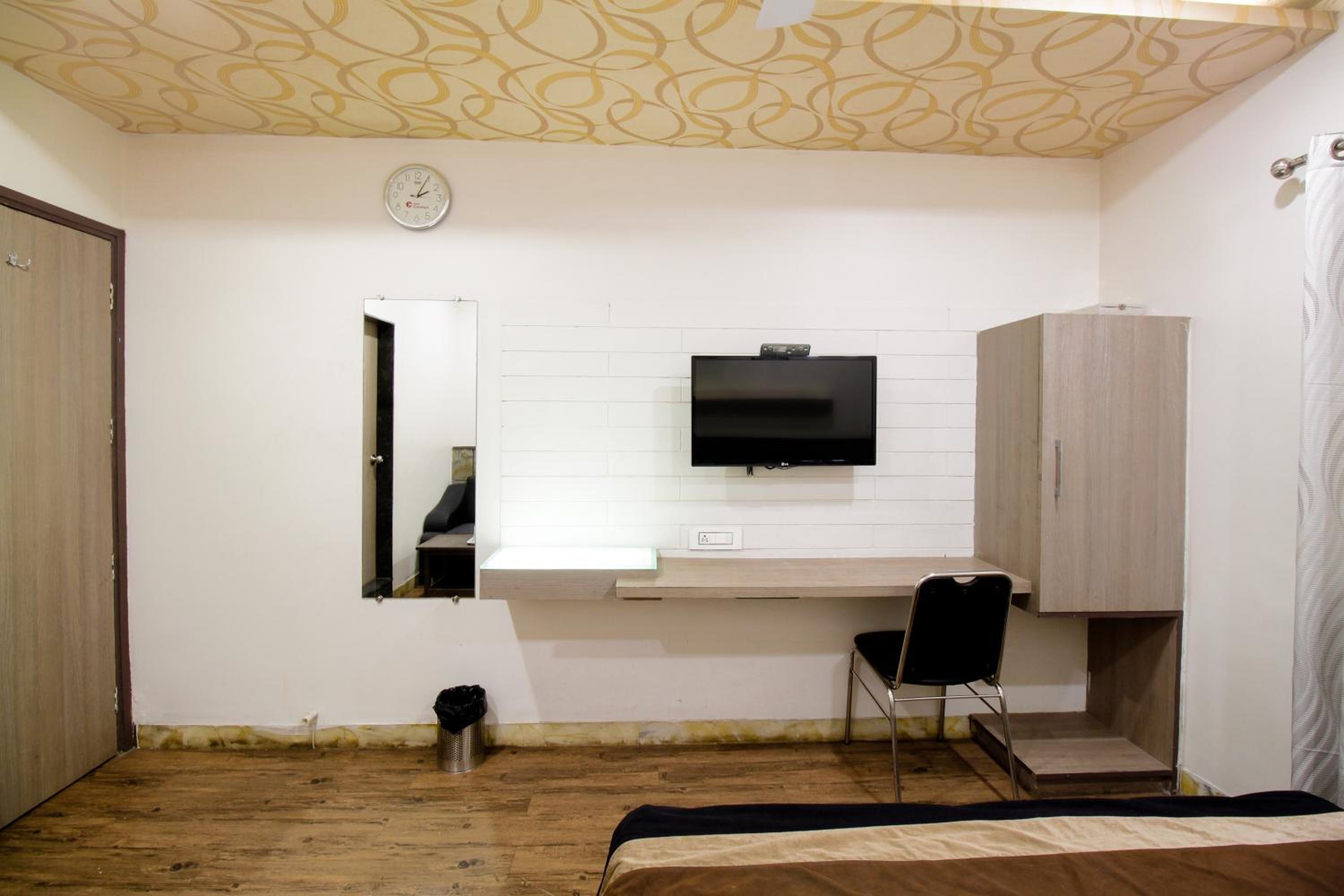 Deluxe Double Room - Photo 10