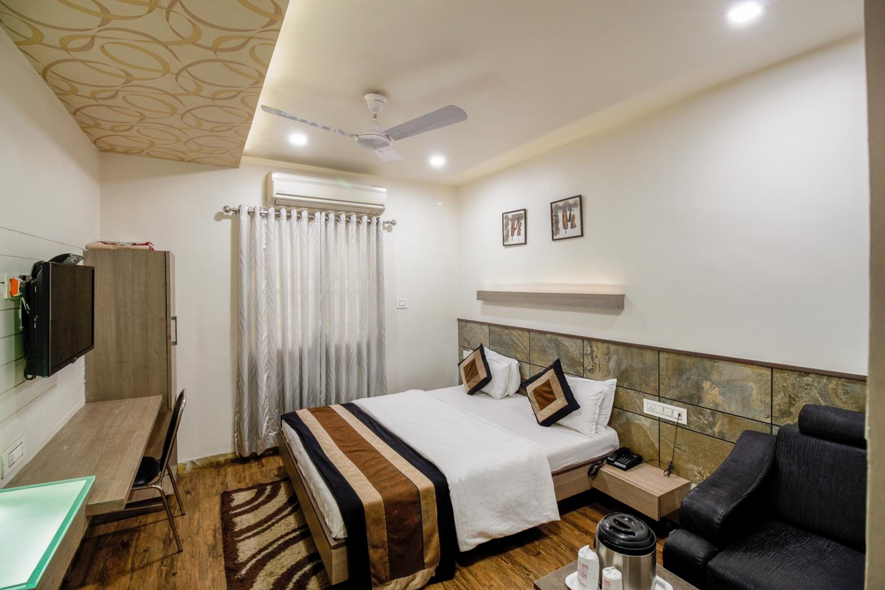 Deluxe Double Room - Photo 1