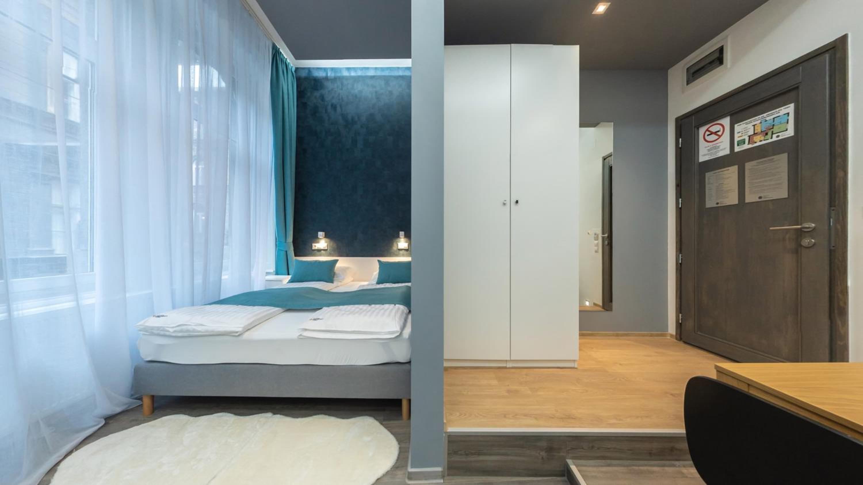 Standard Double Room - Photo 2