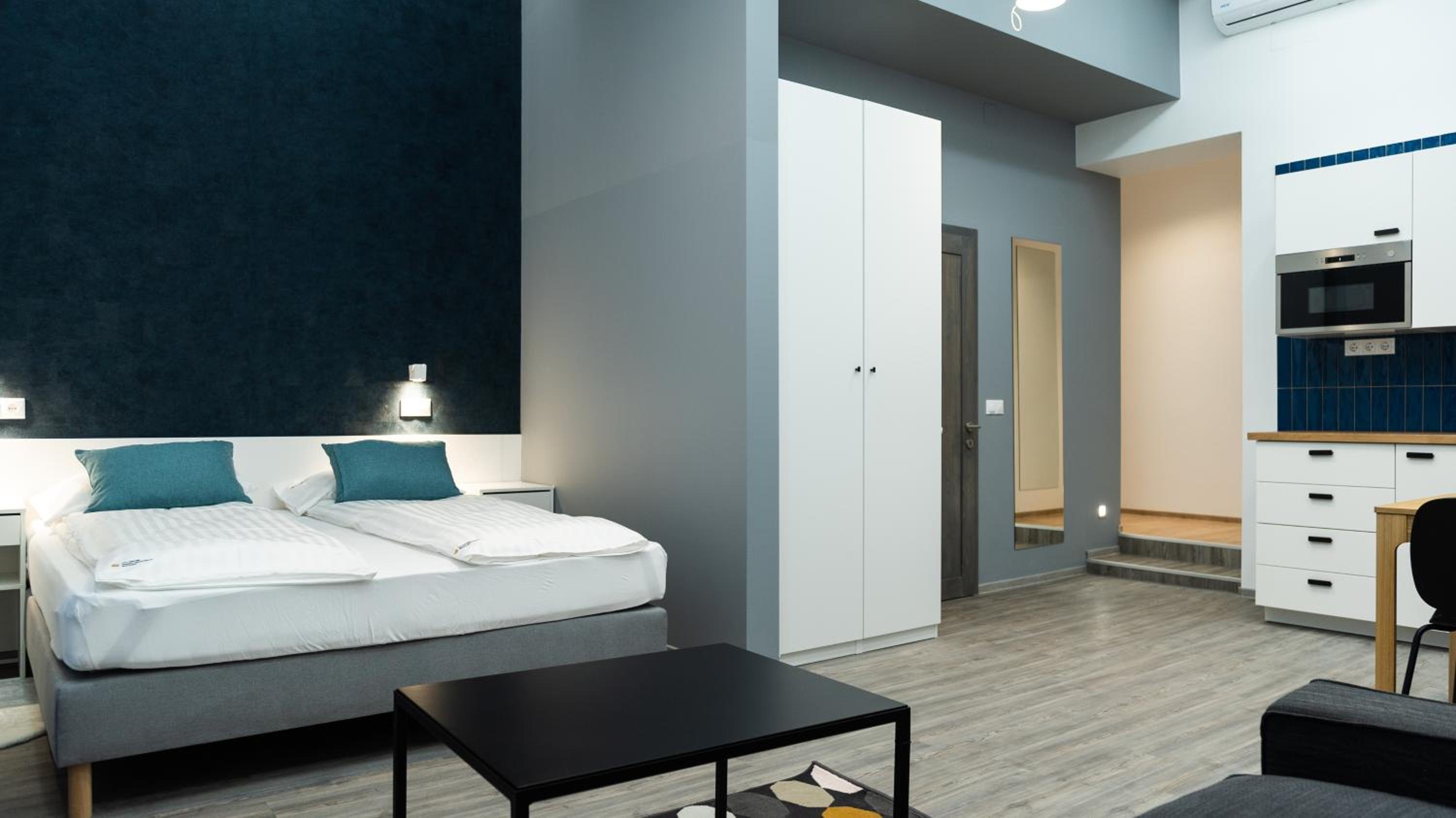 Standard Double Room - Photo 17