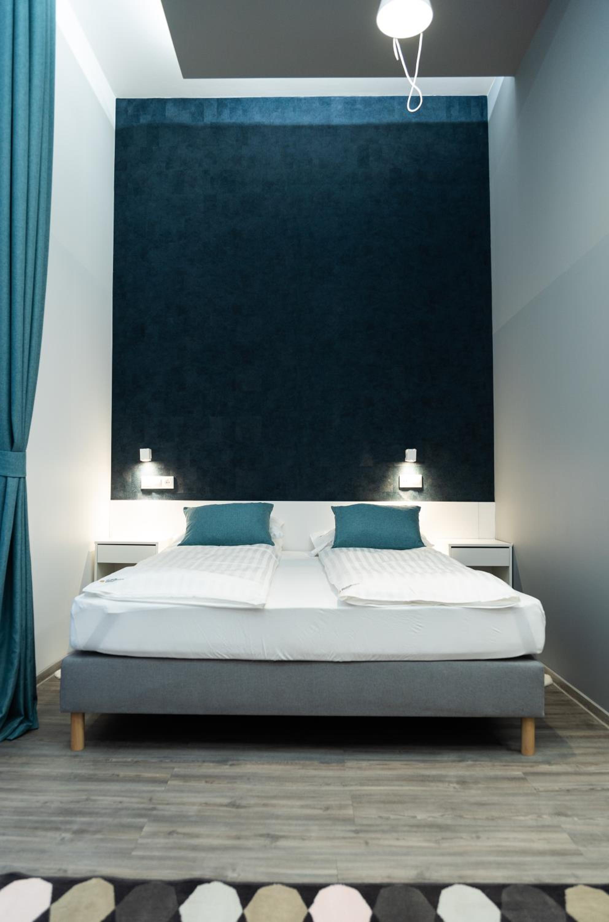 Standard Double Room - Photo 18