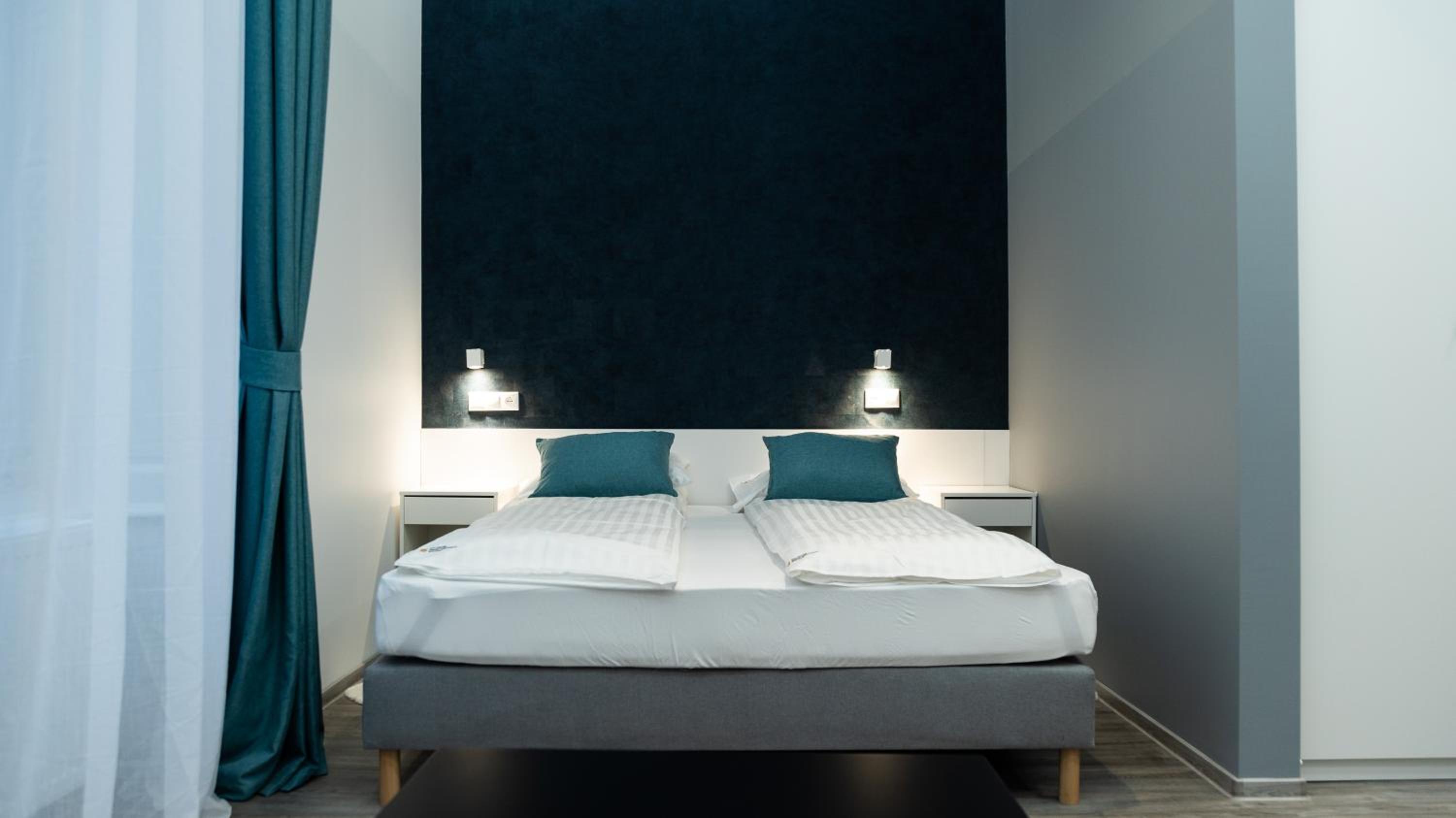 Standard Double Room - Photo 24
