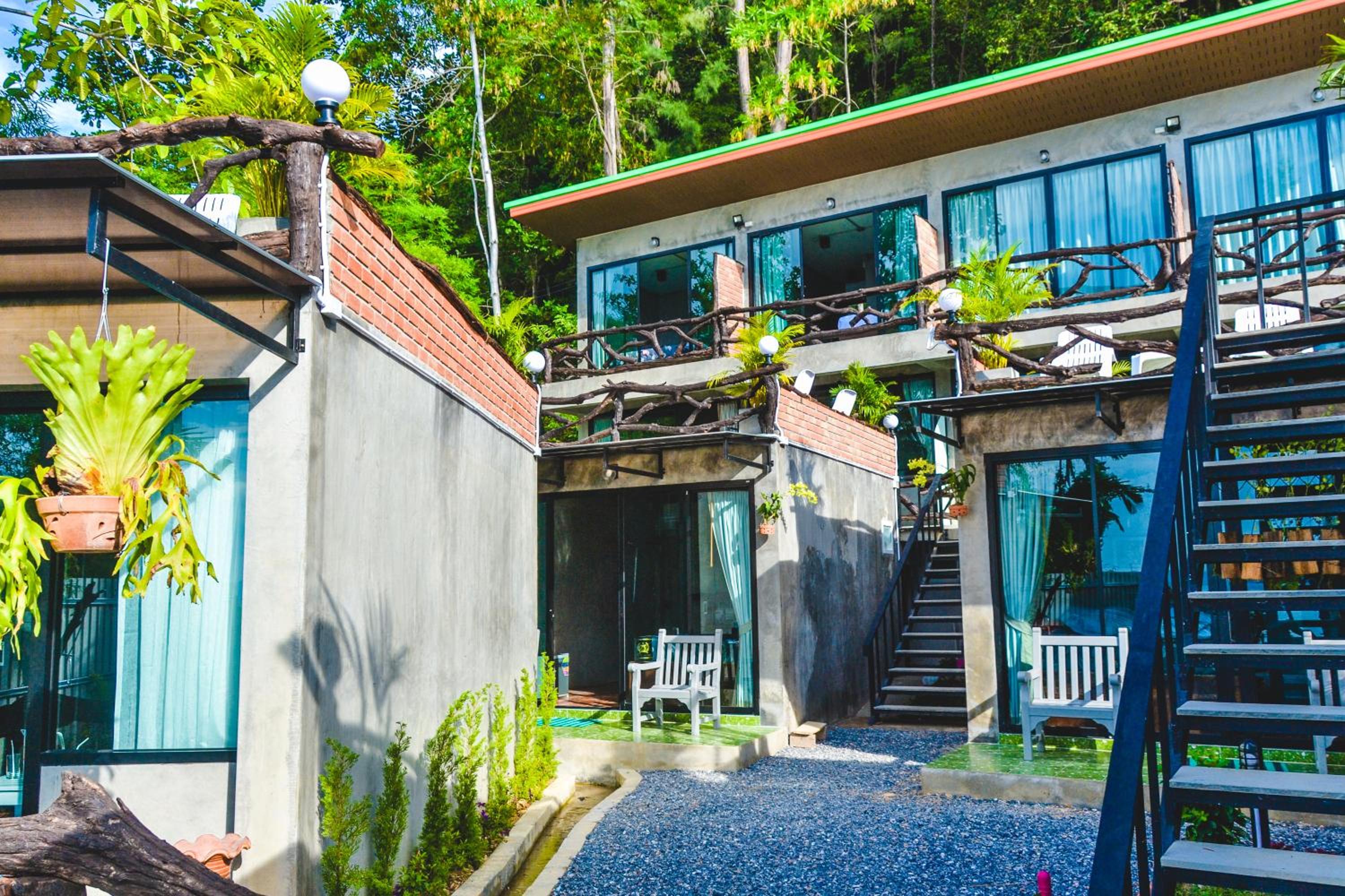 Bungalow with Sea View - Photo 7