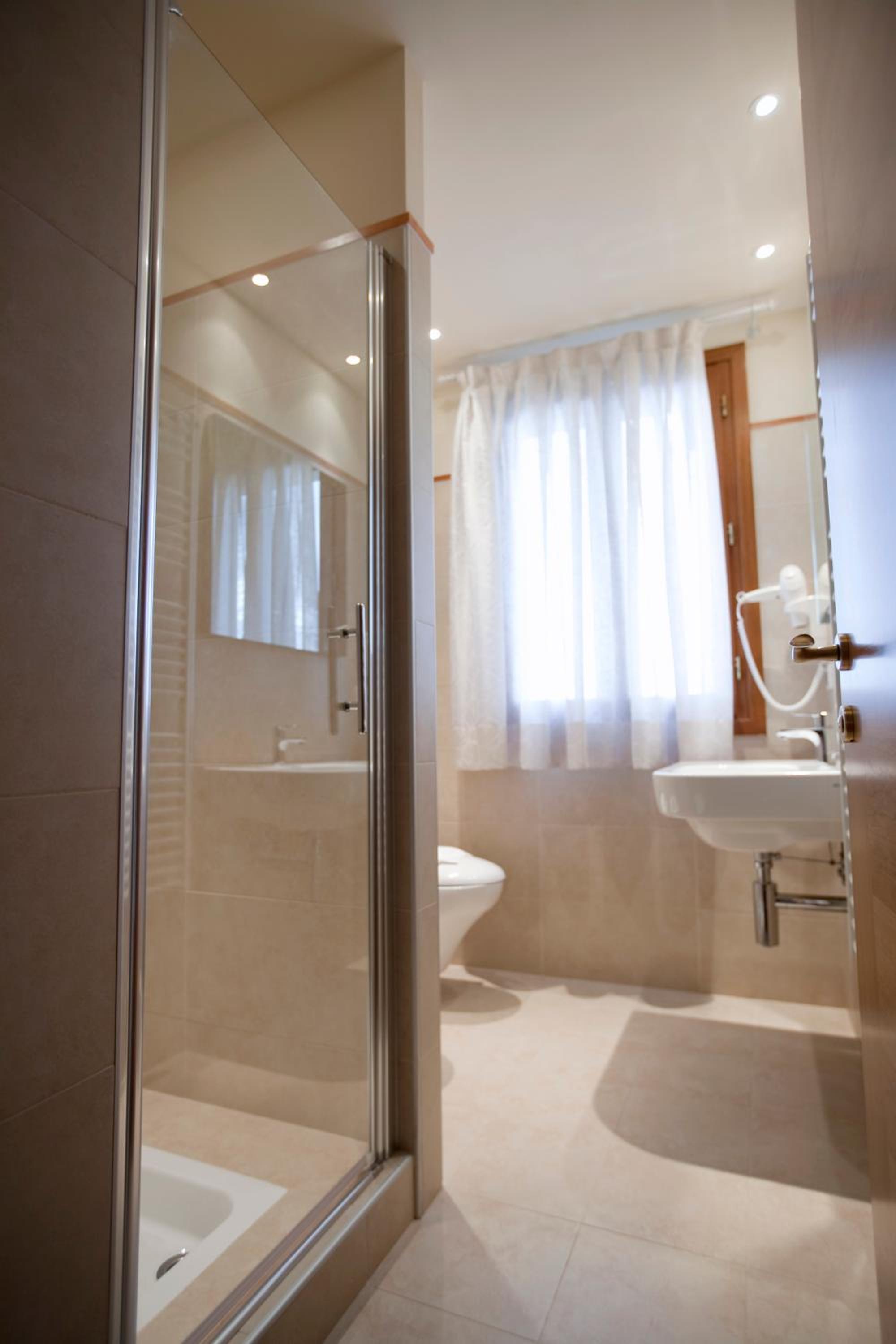Two-Bedroom Apartment - Photo 3
