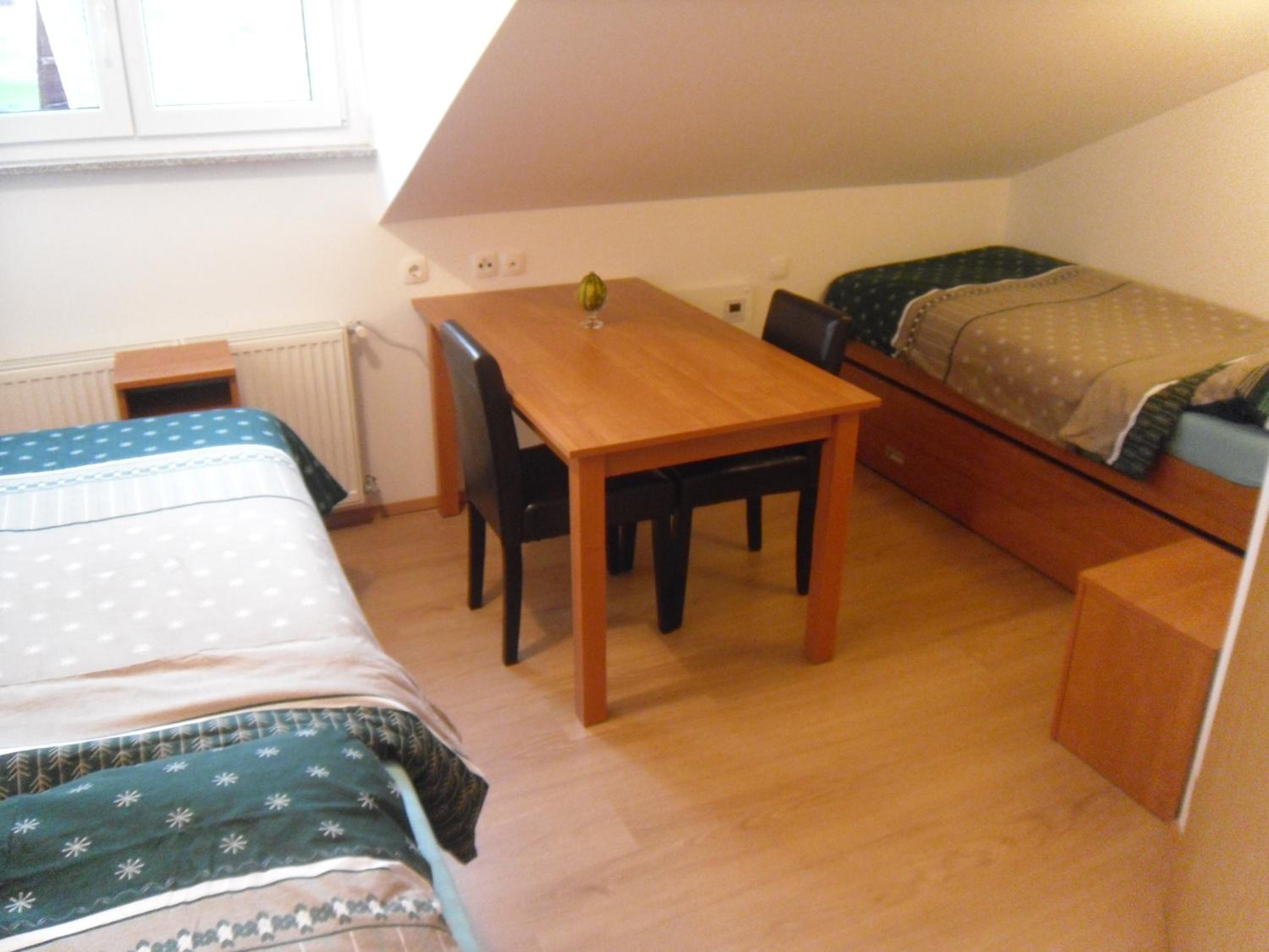 Budget Twin Room - Photo 1