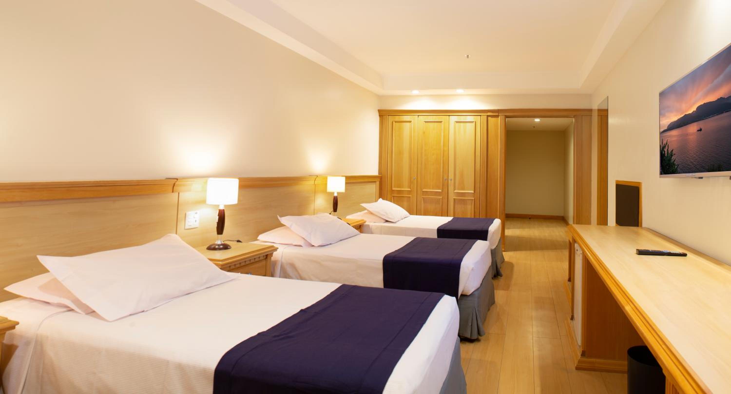 Deluxe Triple Room - Photo 2