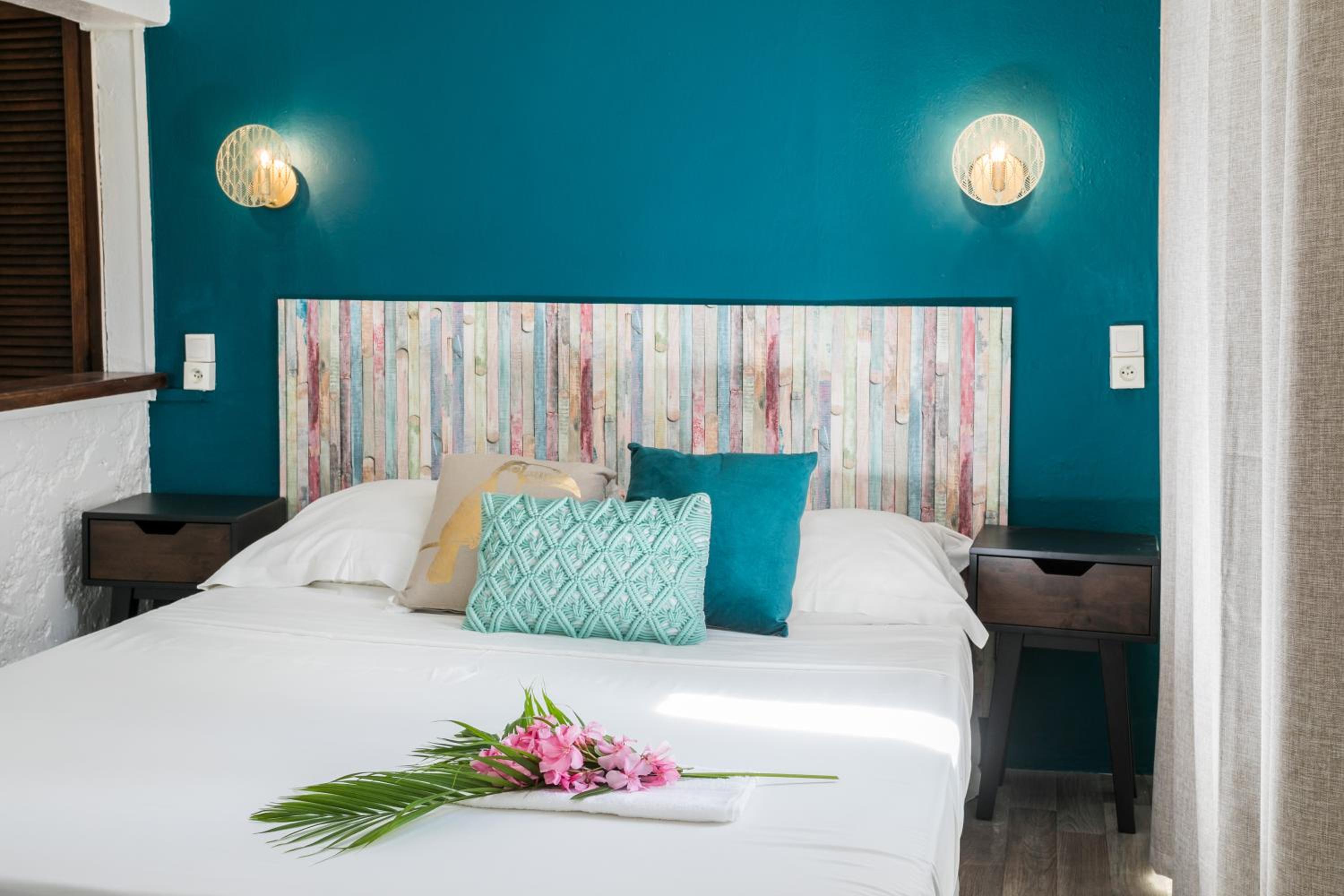 Flambloyant Superior Double Room with Garden View