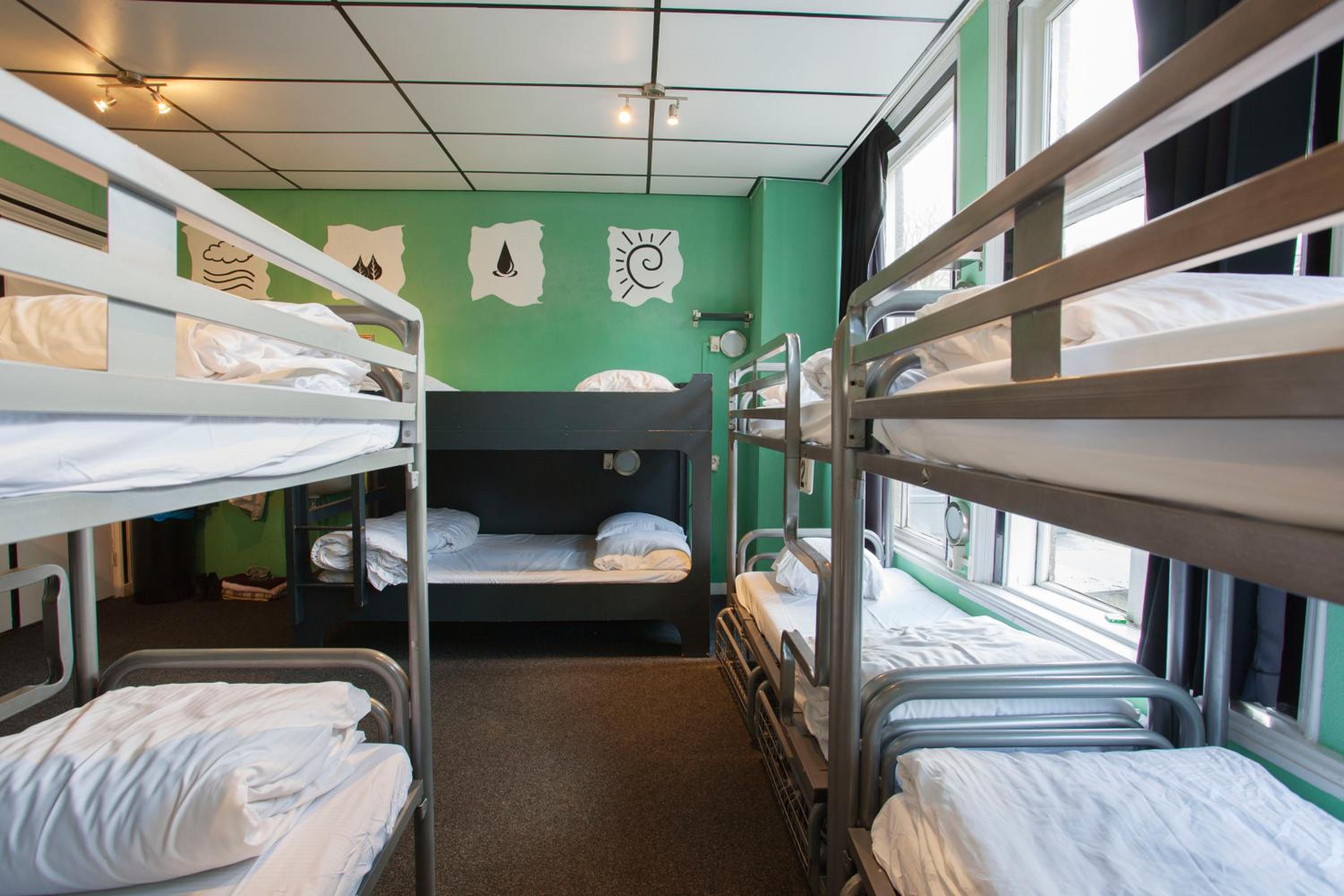 Double Bed in 14-Person Mixed Dormitory Room photo 3