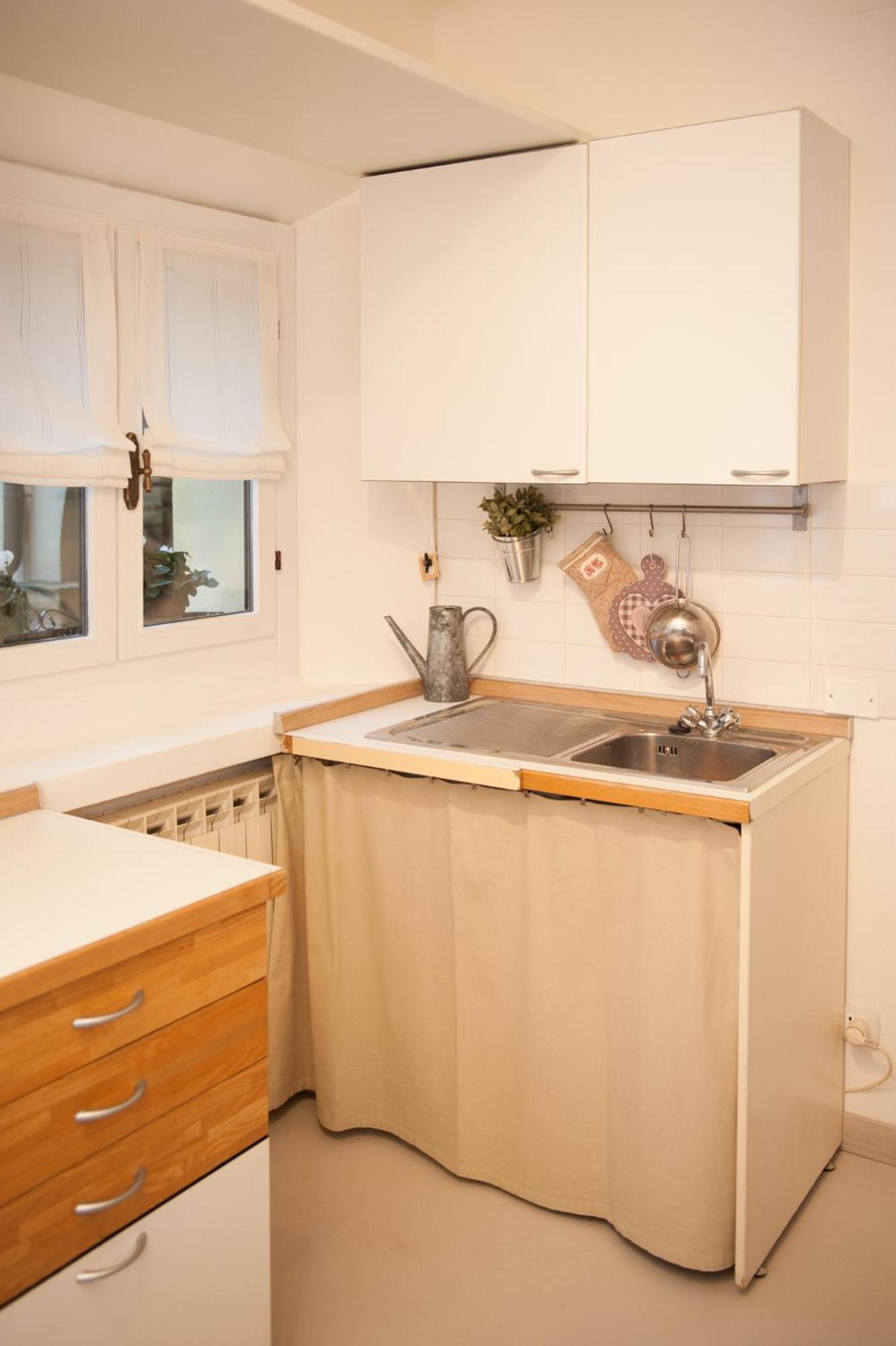 One-Bedroom Apartment - Photo 11