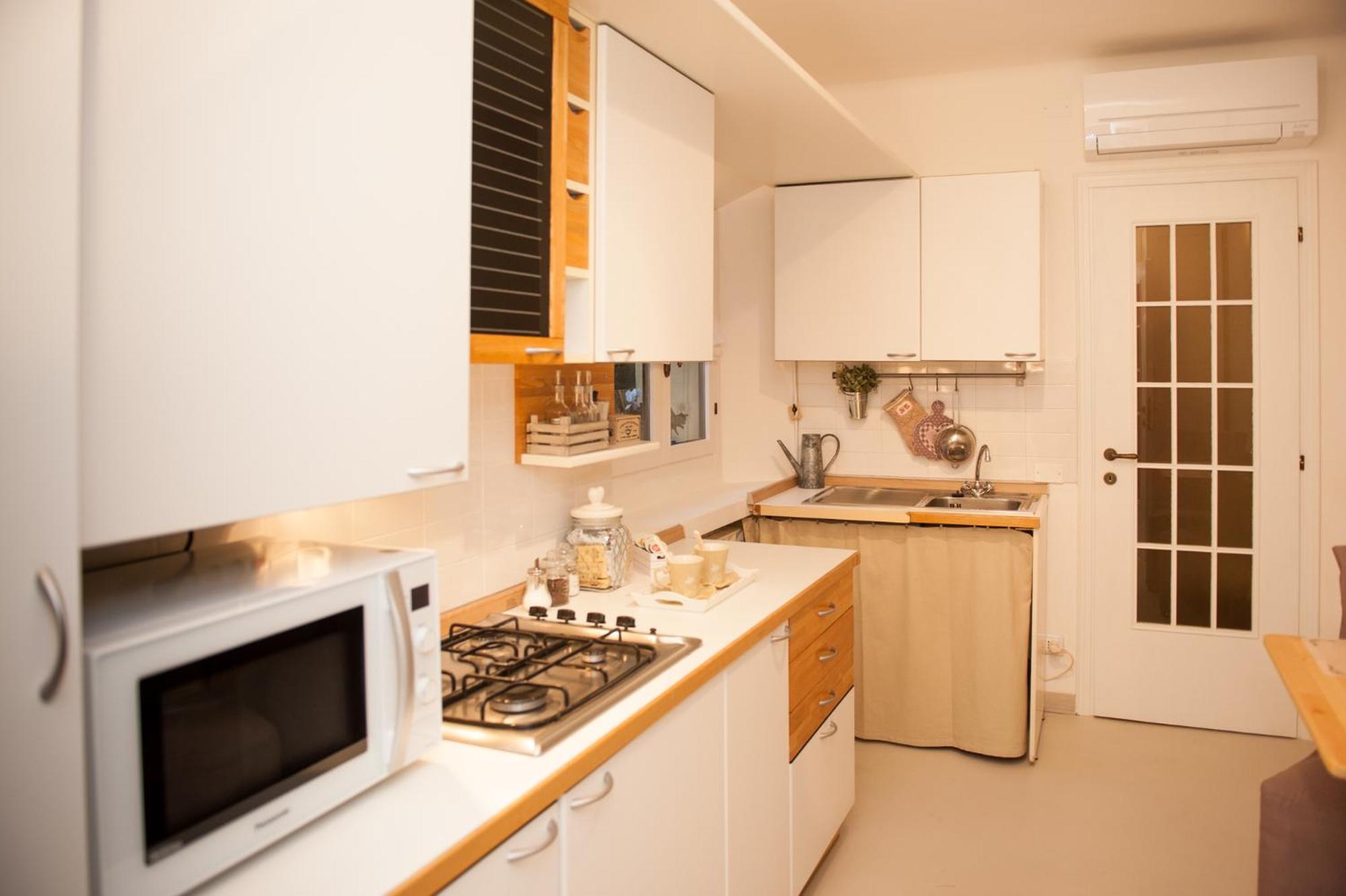 One-Bedroom Apartment - Photo 12