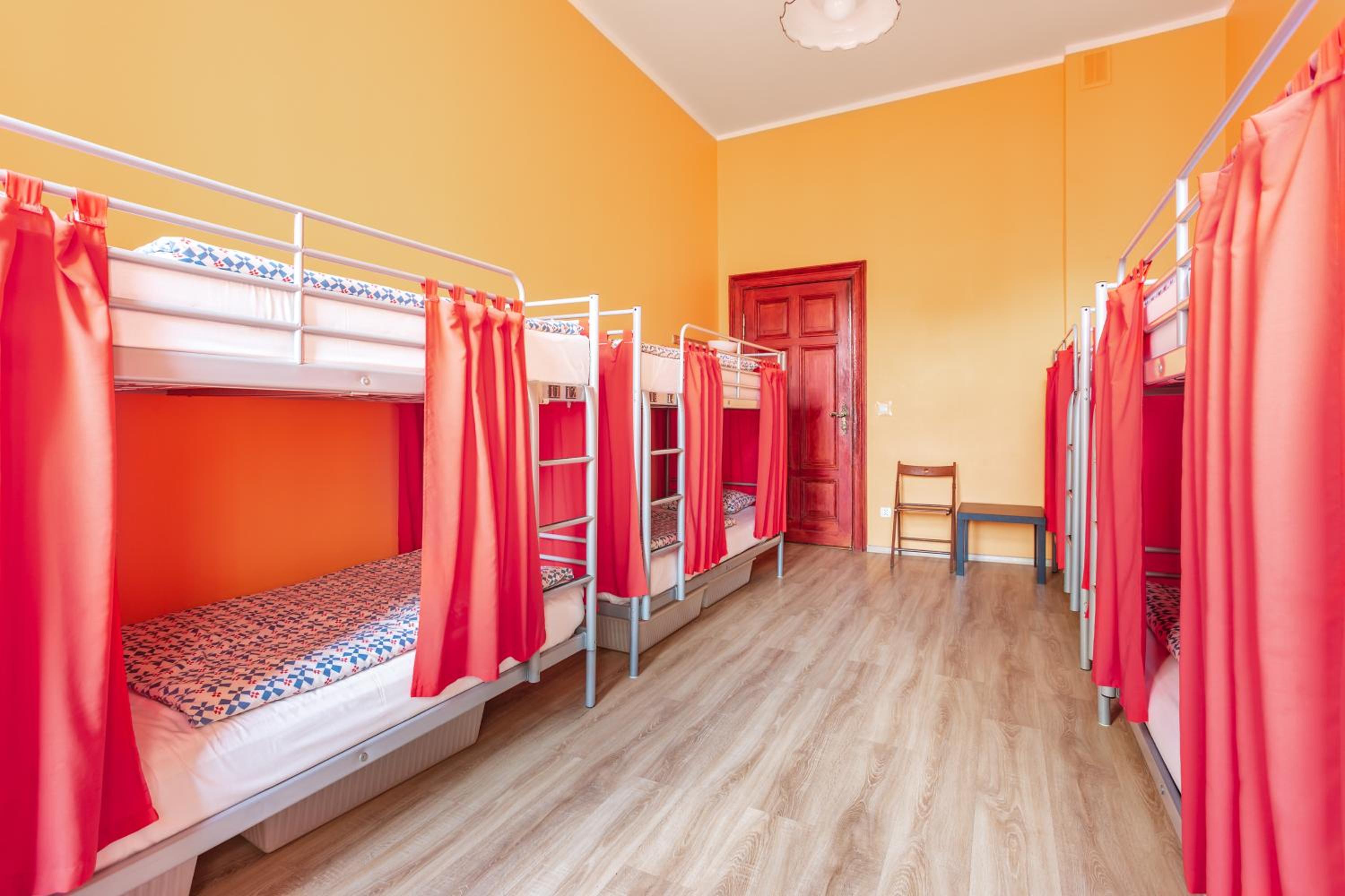 Bed in 8-Bed Dormitory Room photo 2