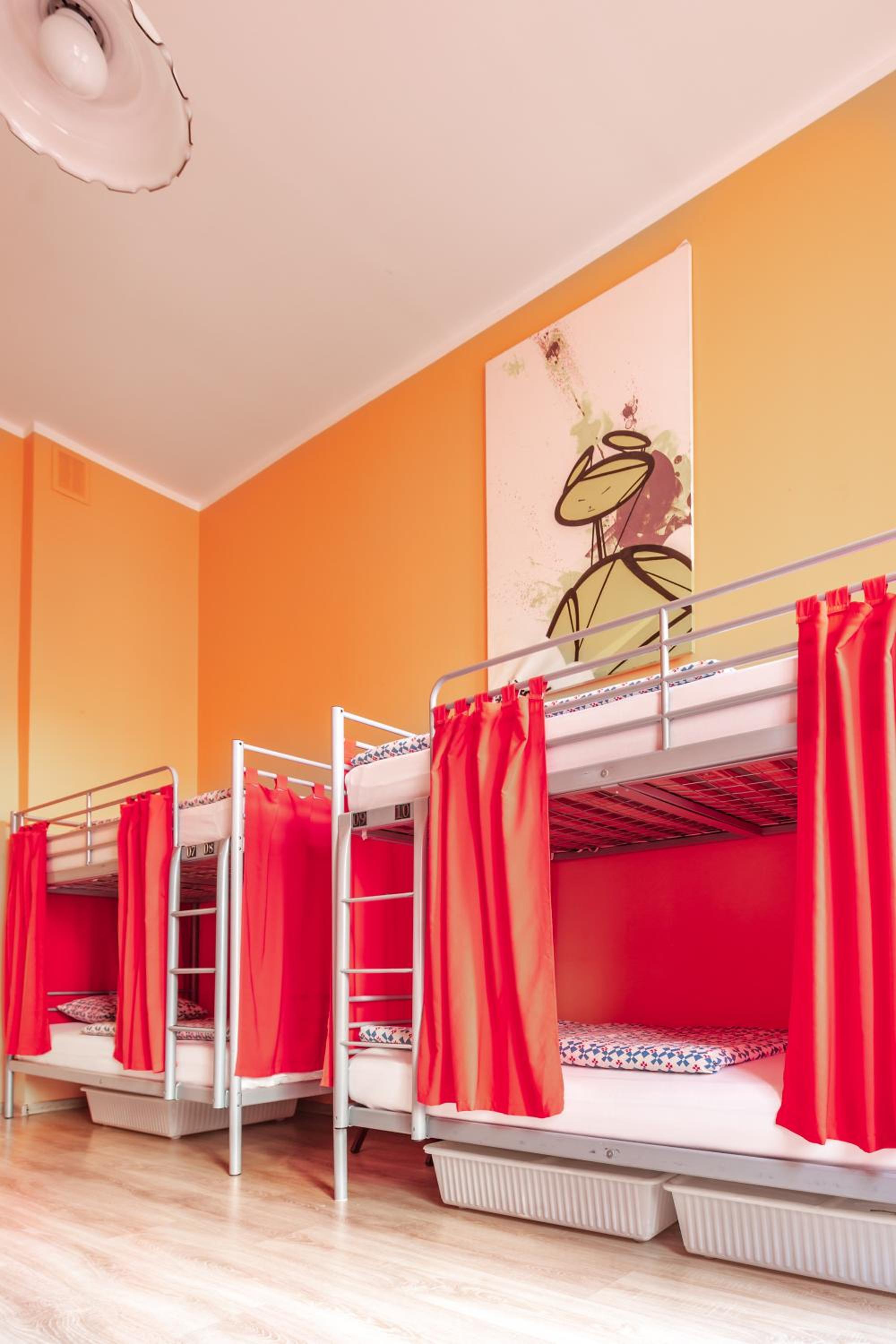 Bed in 8-Bed Dormitory Room photo 3