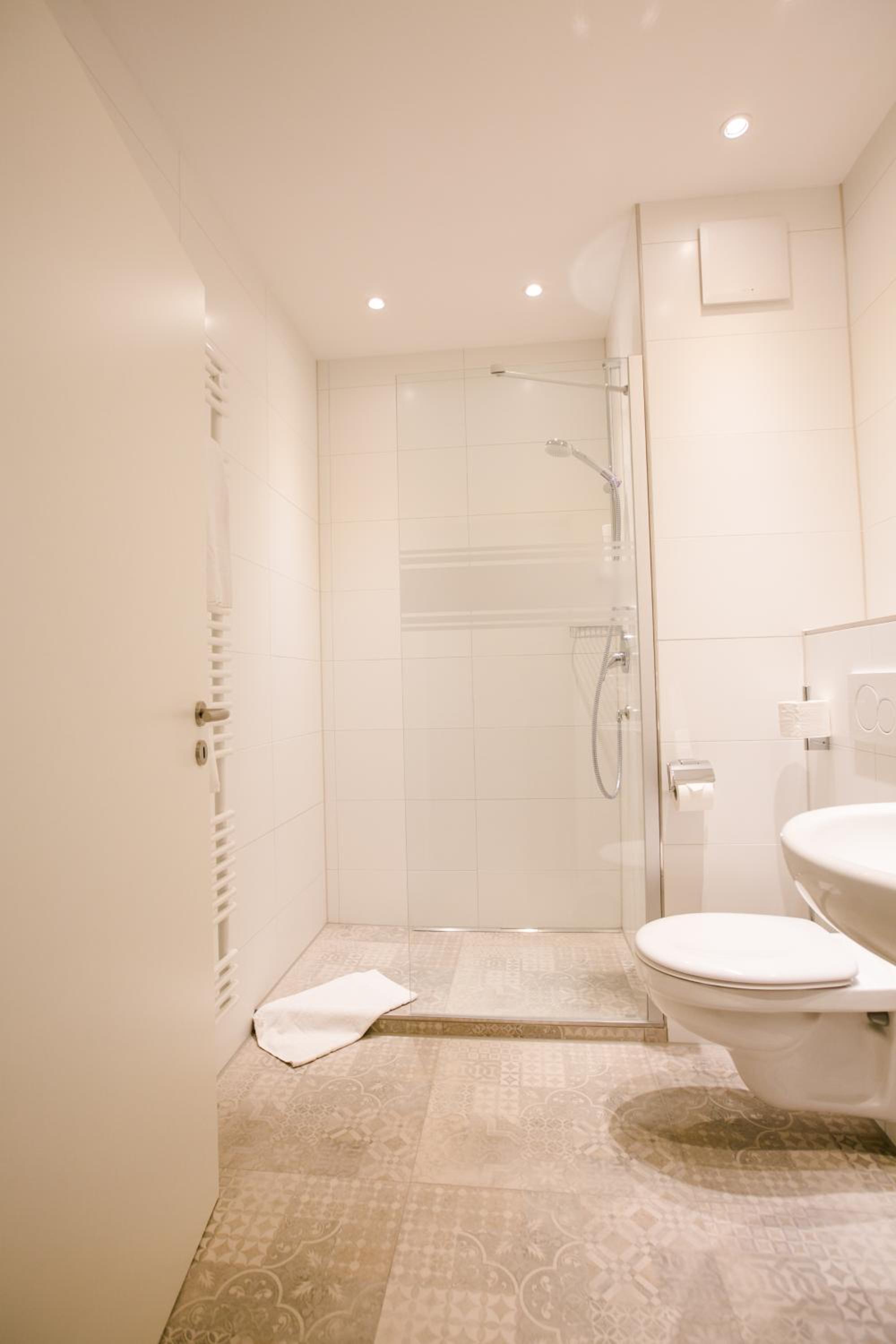 Standard Double Room - Photo 14