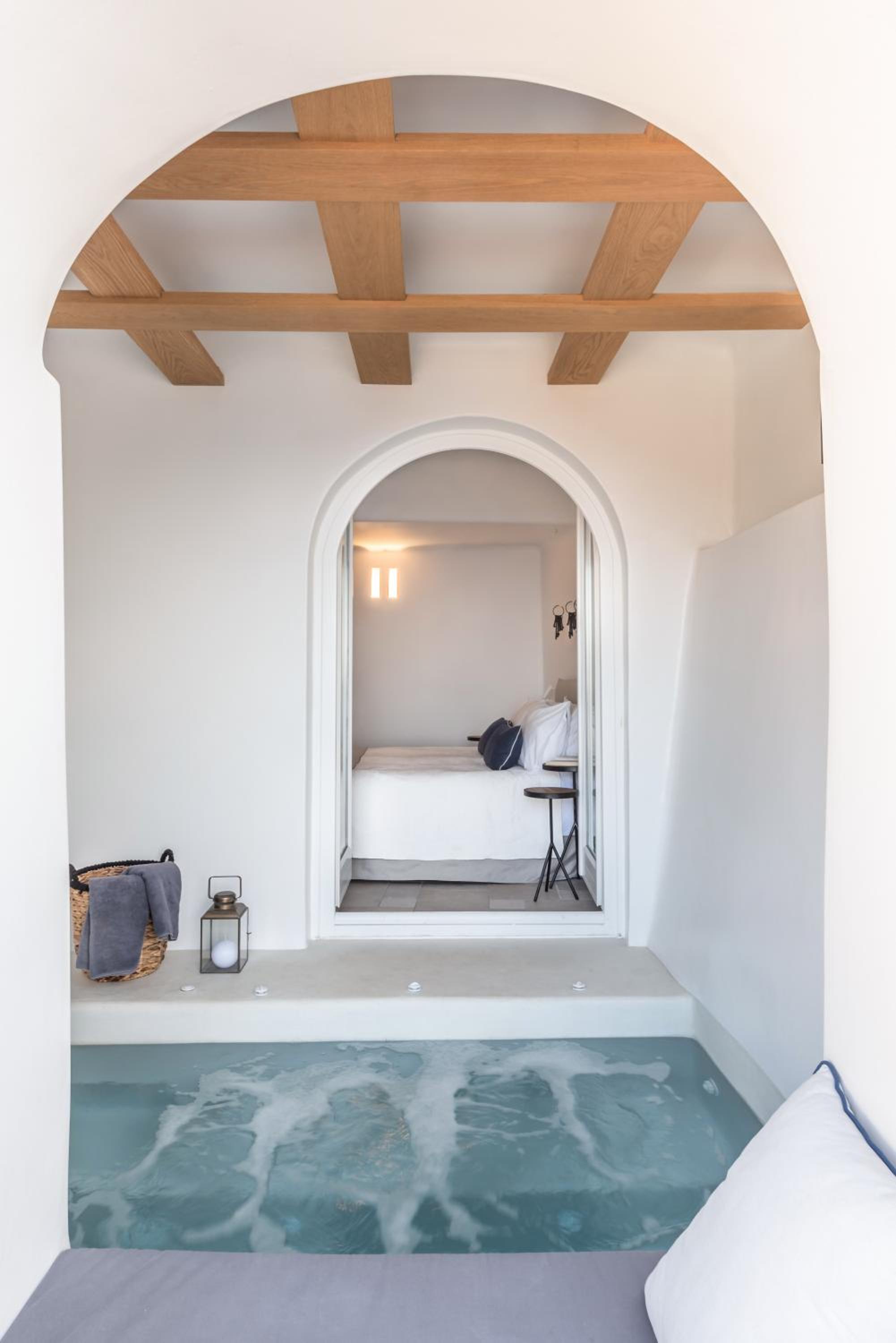 The Cave Suite with Hot Tub and Caldera View - Photo 13