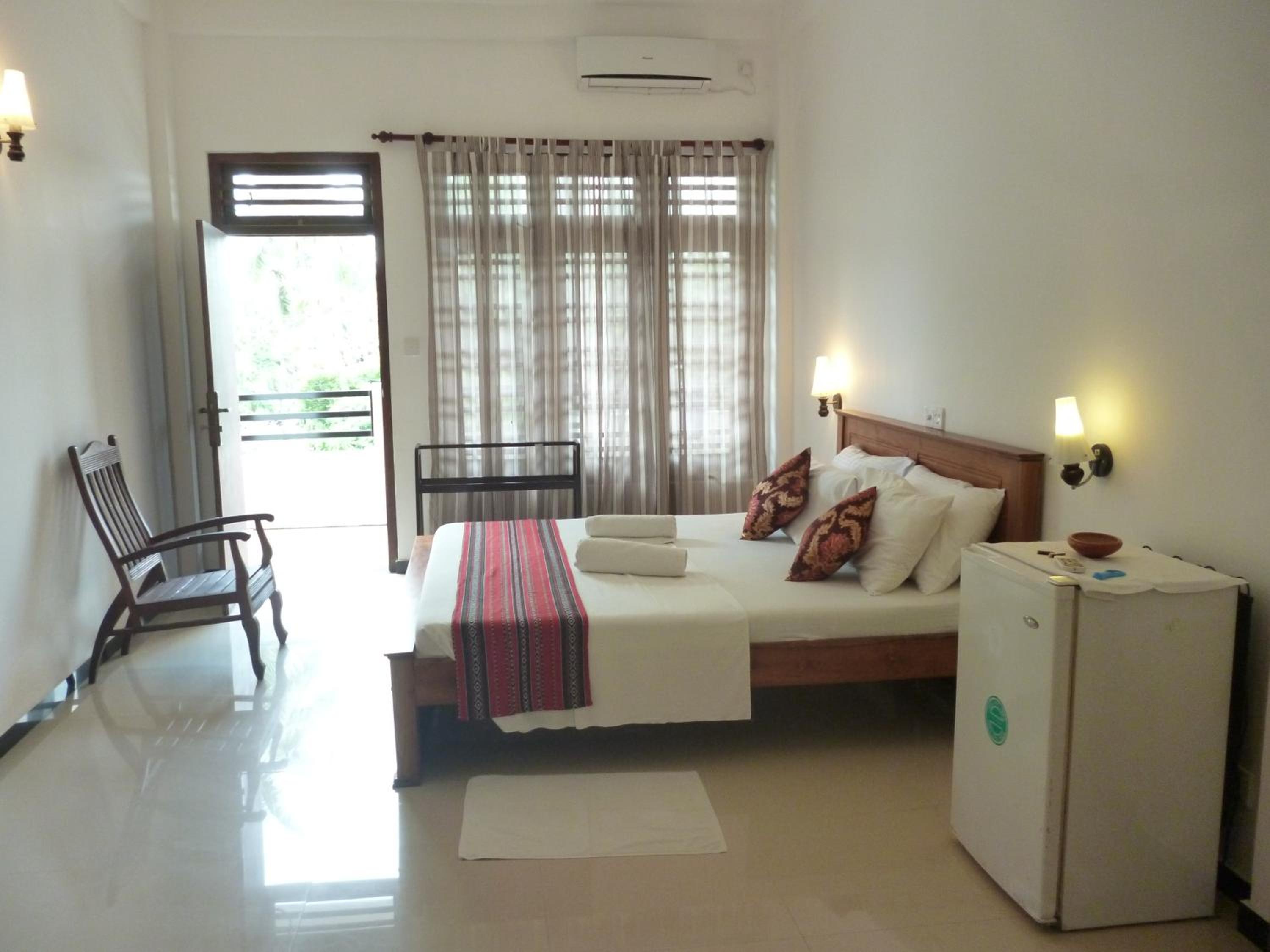 Deluxe Double Room with No sea view photo 2