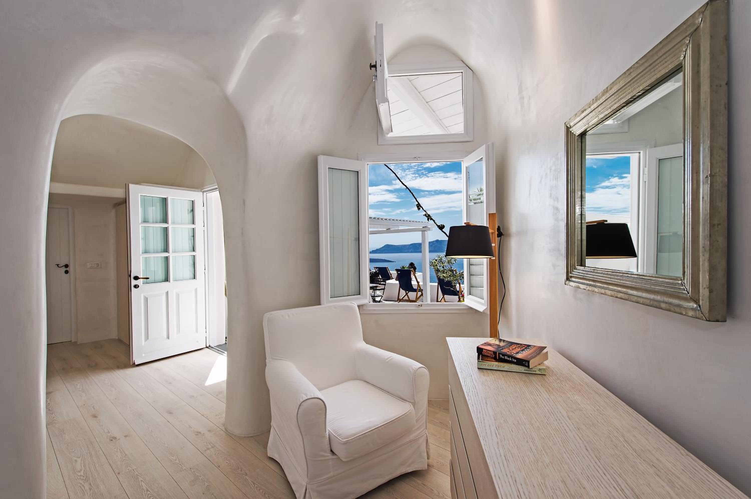 Senior Suite With Hot Tub And Caldera View photo 2